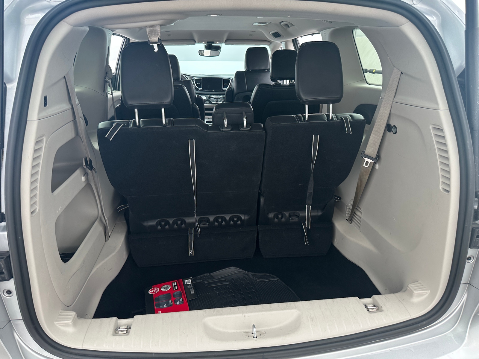 Thumbnail: 2024 Chrysler Pacifica - 6