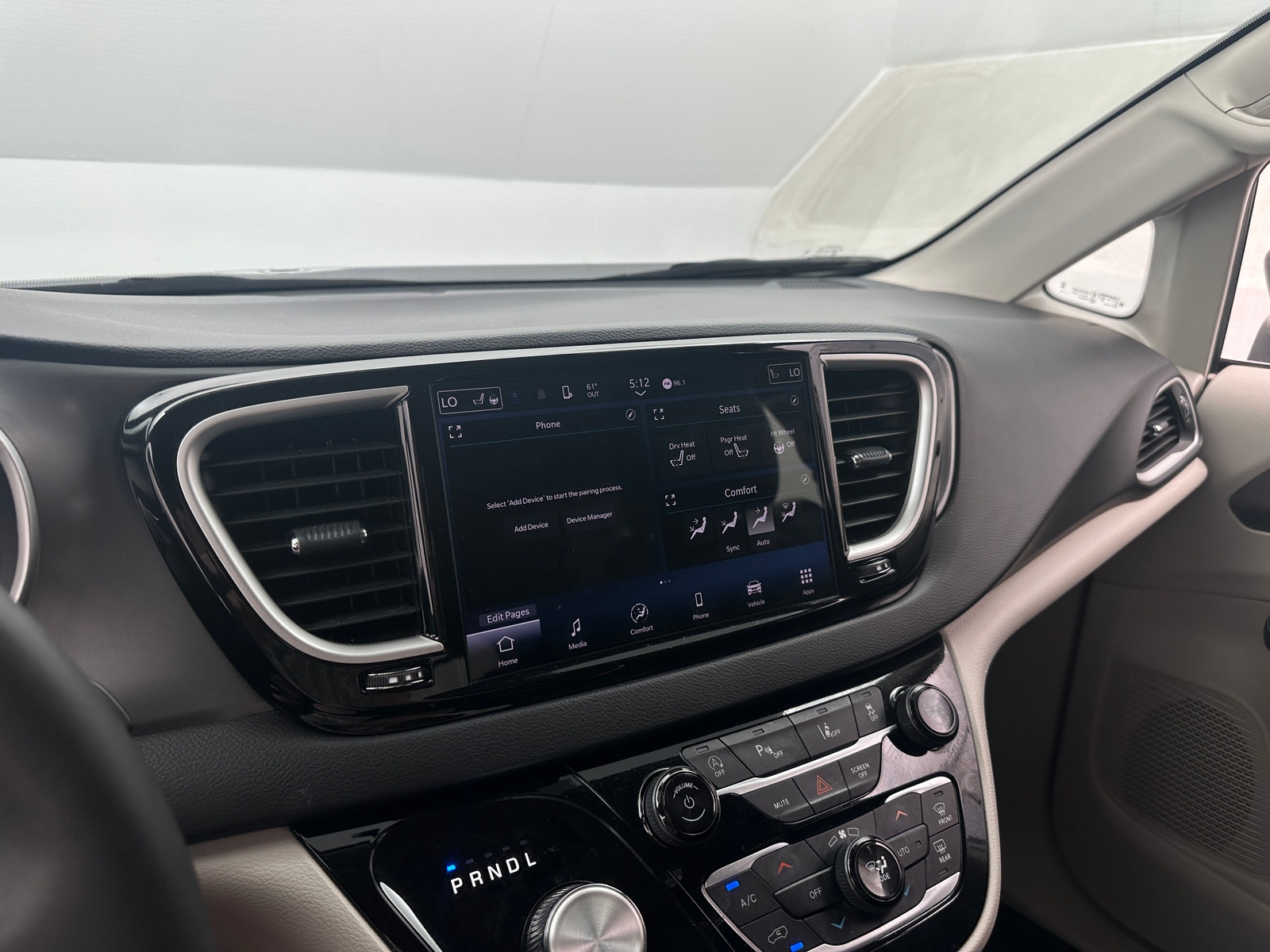 Thumbnail: 2024 Chrysler Pacifica - 3