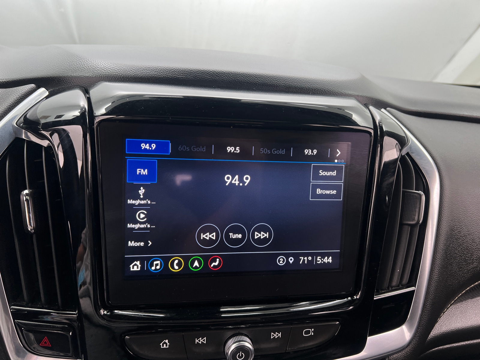 Thumbnail: 2022 Chevrolet Traverse - 3