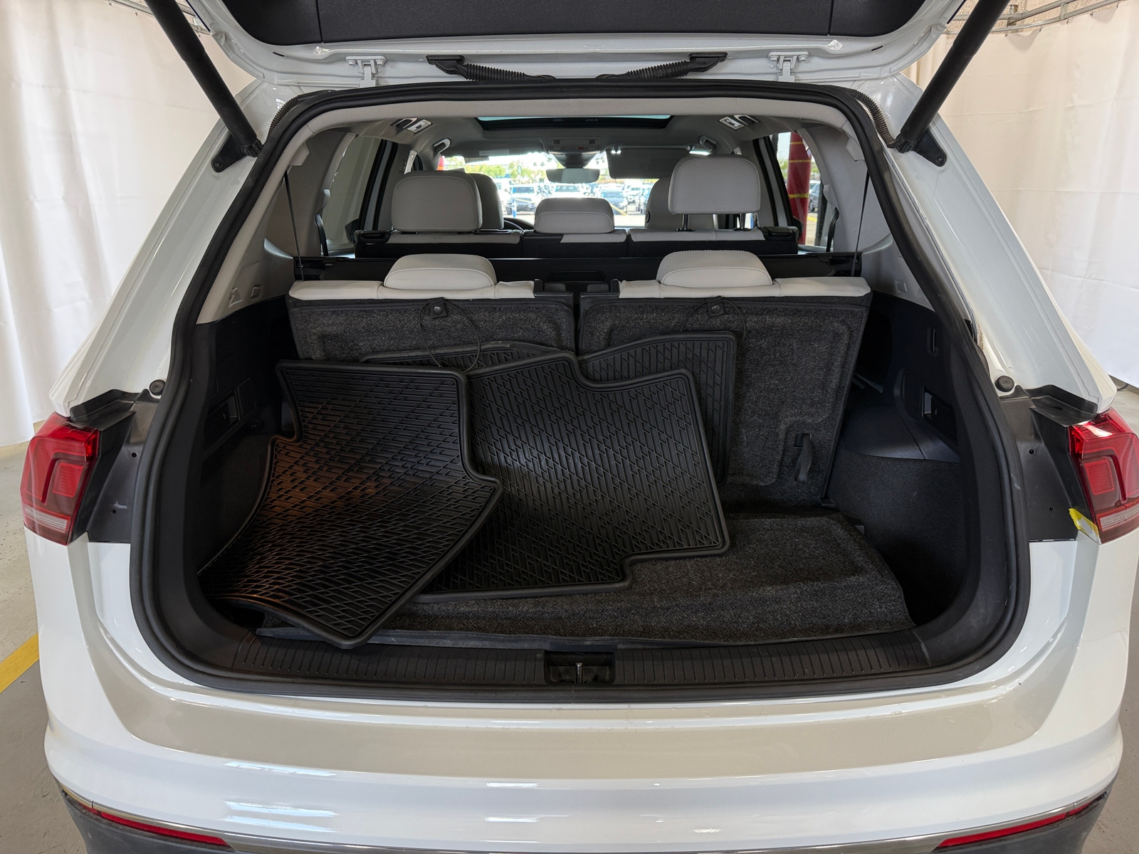 Thumbnail: 2020 Volkswagen Tiguan - 6