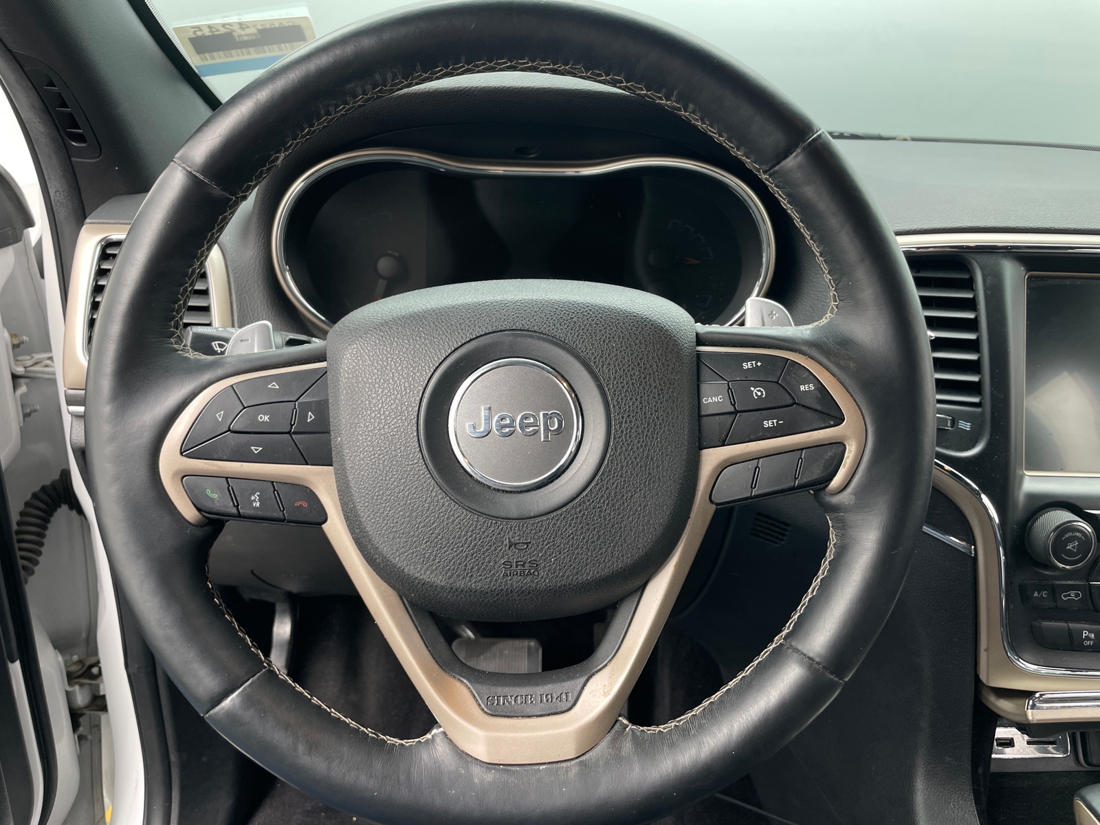 Thumbnail: 2017 Jeep Grand Cherokee - 4