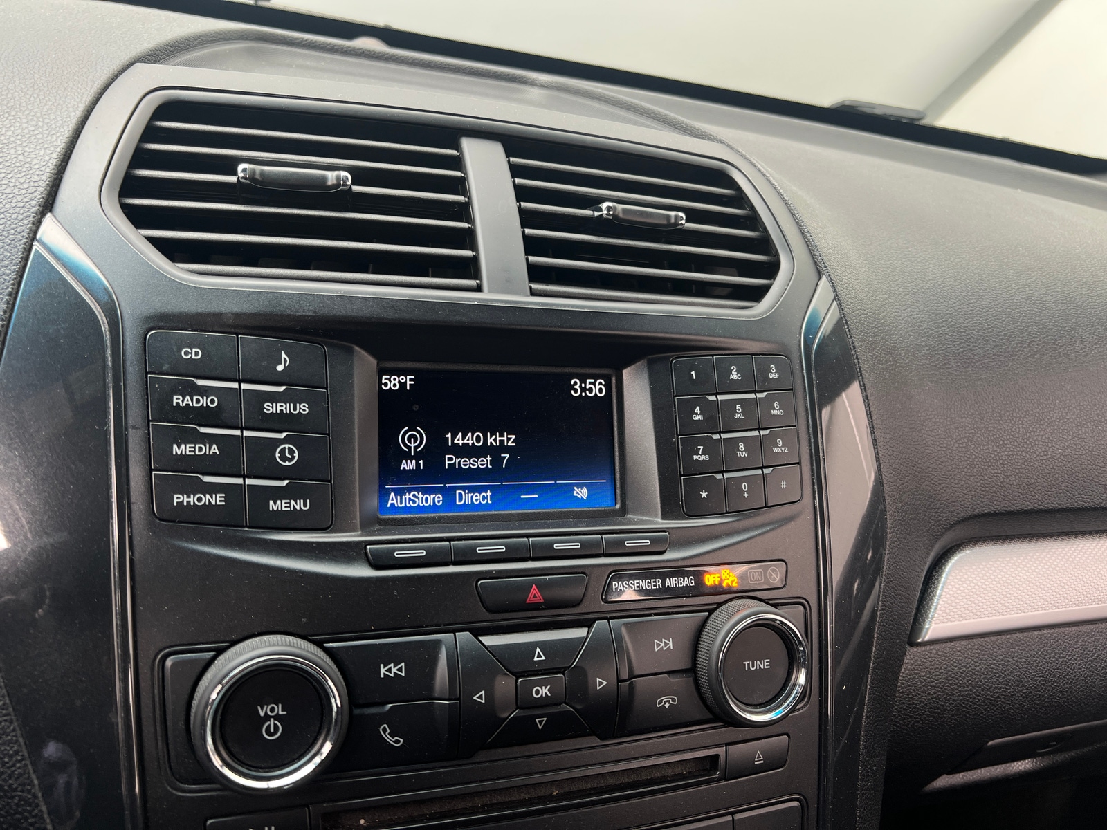 Thumbnail: 2017 Ford Explorer - 4