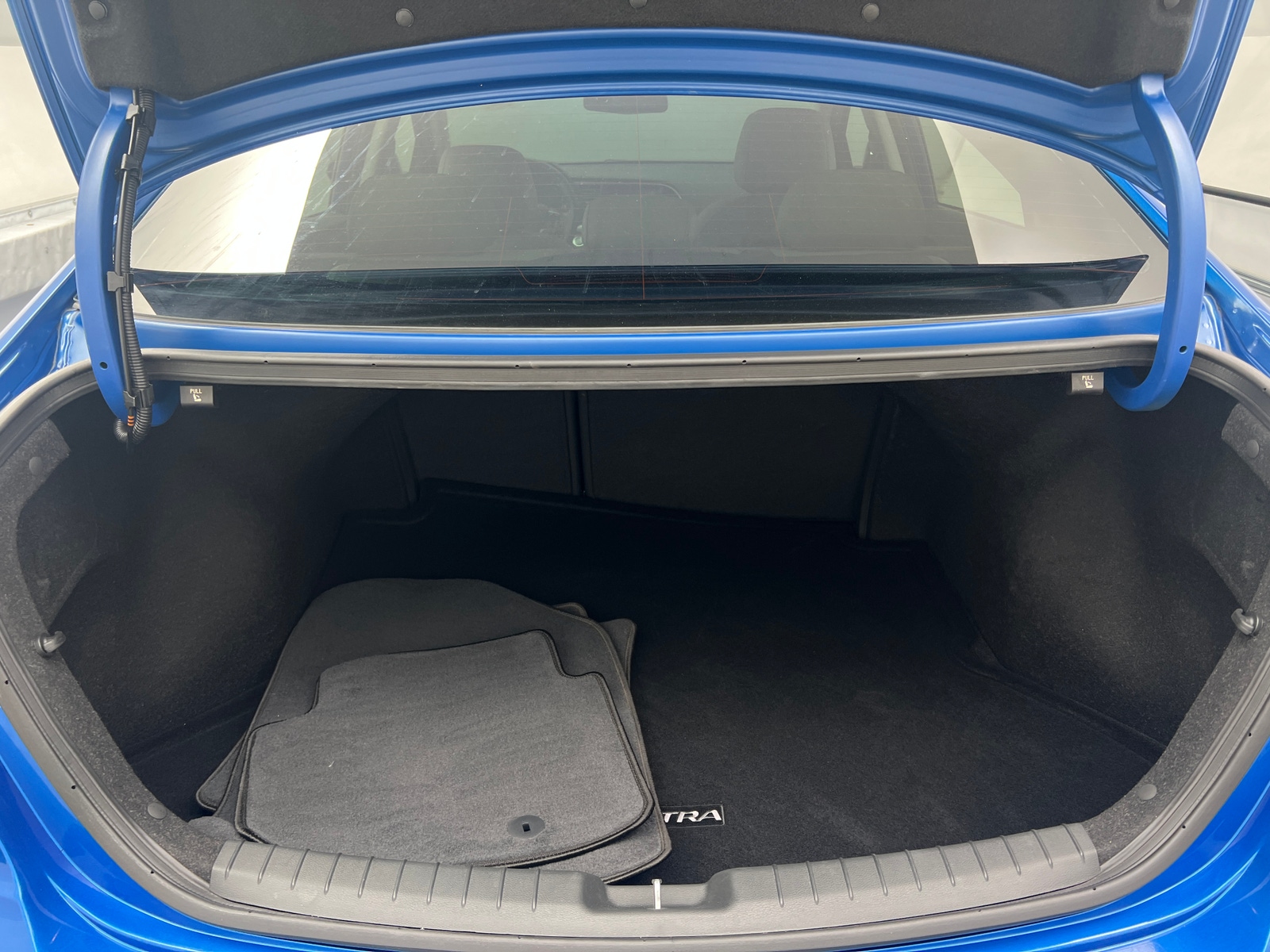 Thumbnail: 2017 Hyundai Elantra - 6