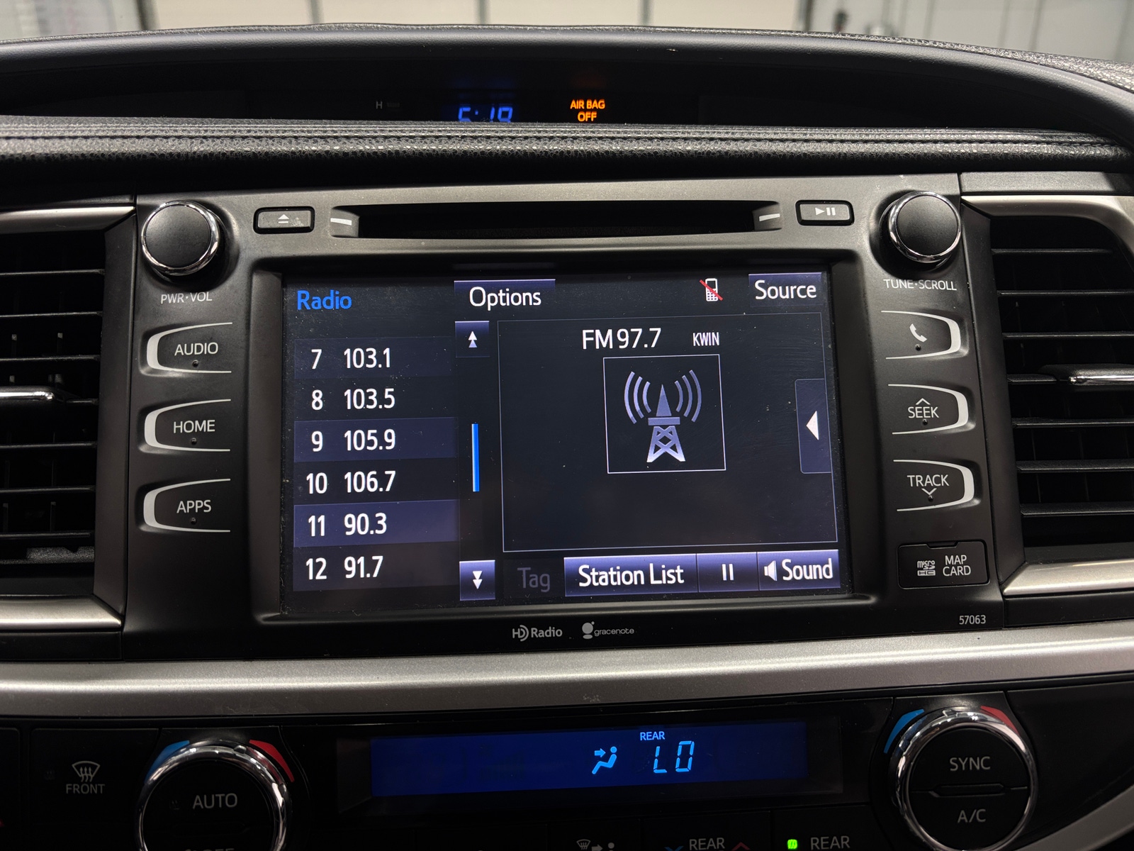 Thumbnail: 2015 Toyota Highlander - 3