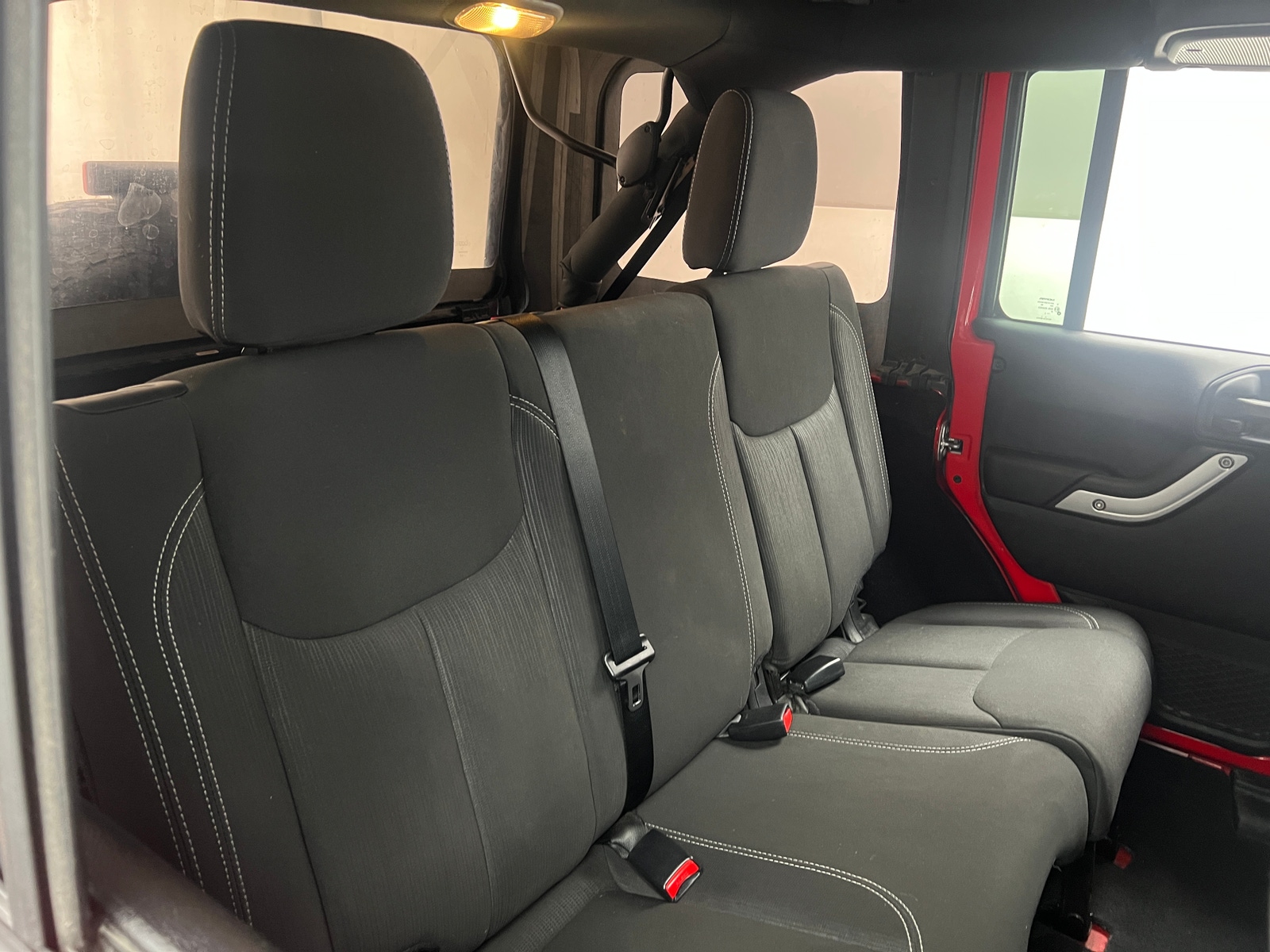 Thumbnail: 2016 Jeep Wrangler - 6