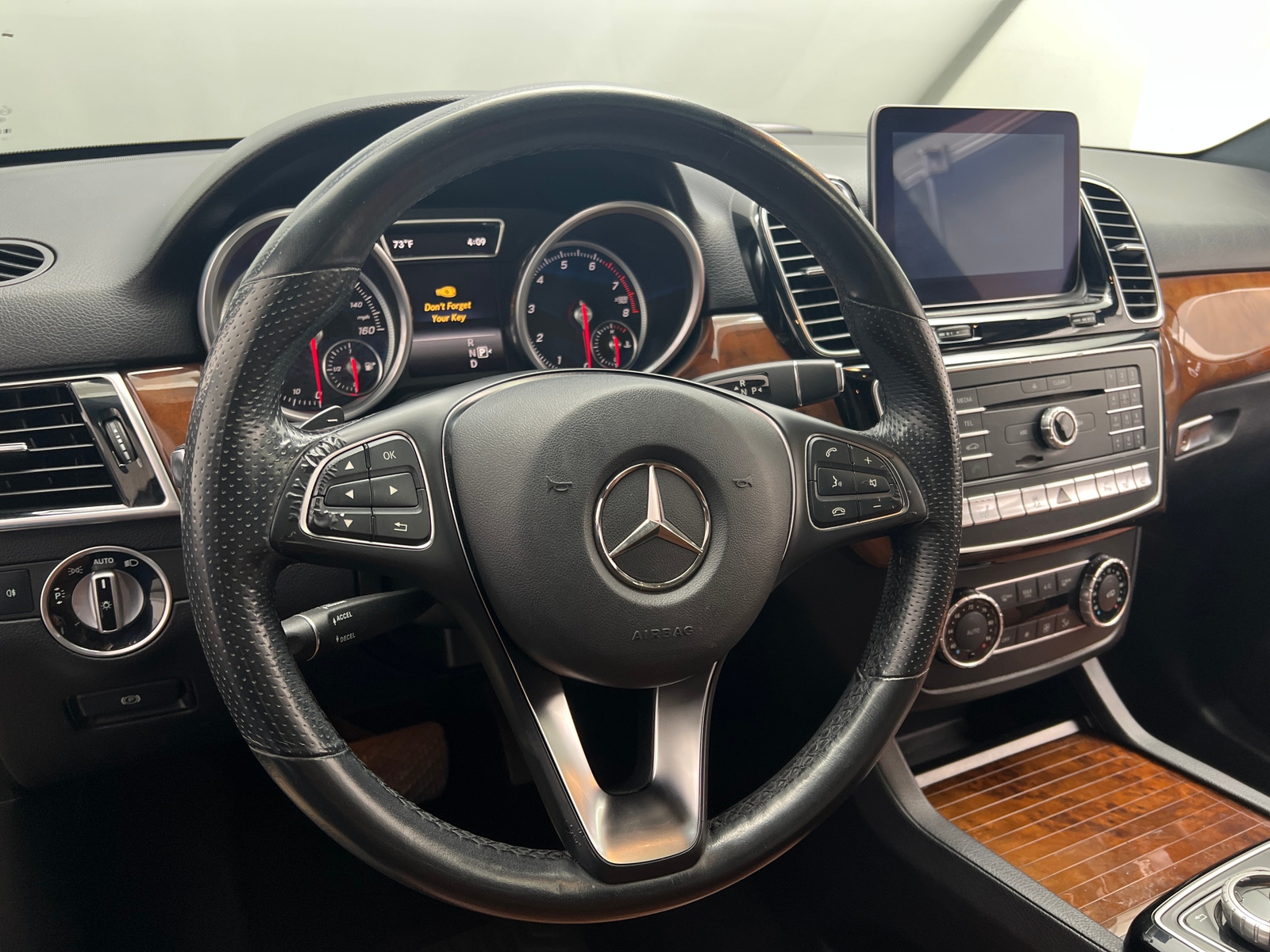 Thumbnail: 2017 Mercedes-Benz GLE - 4