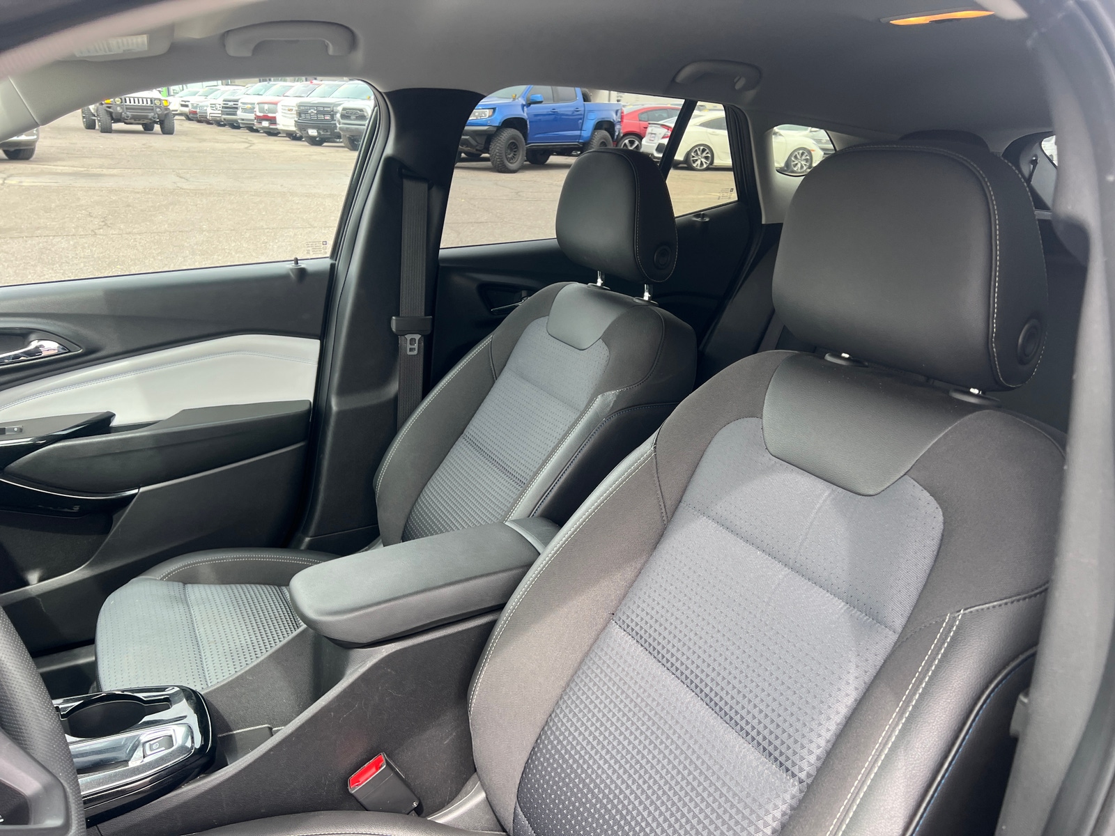 Thumbnail: 2025 Chevrolet Trax - 2
