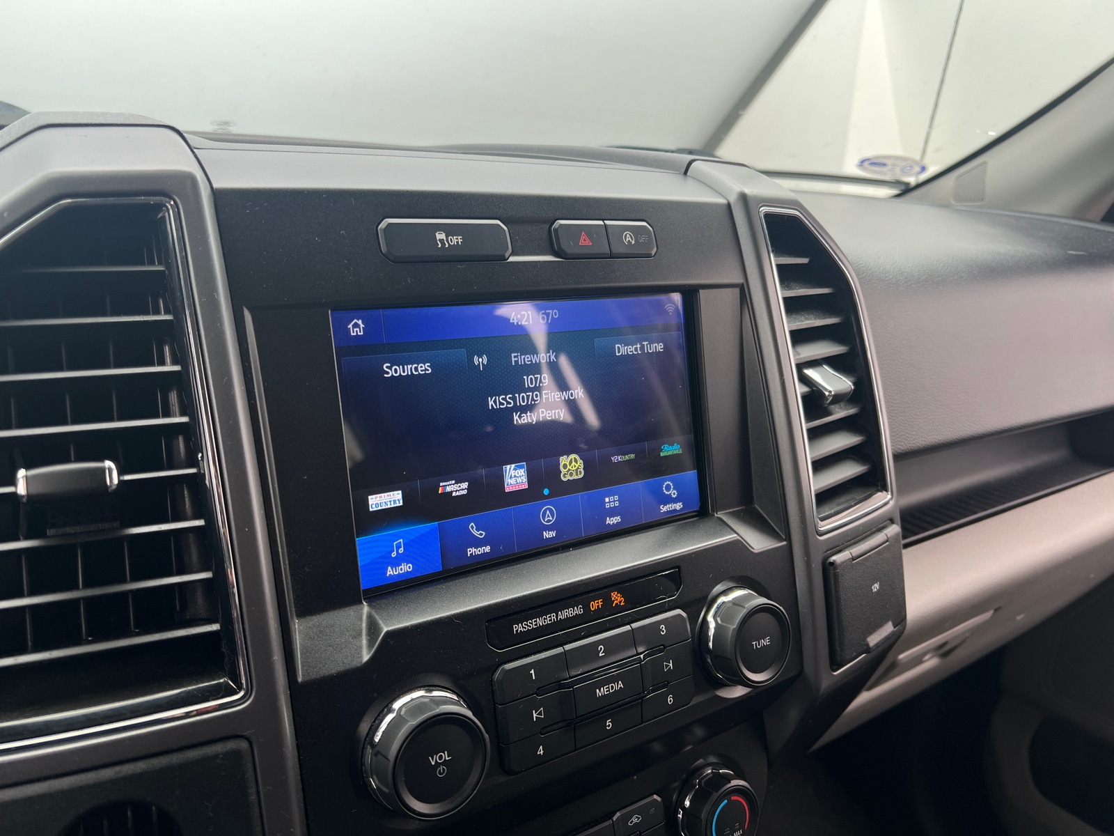 Thumbnail: 2020 Ford Econoline - 4