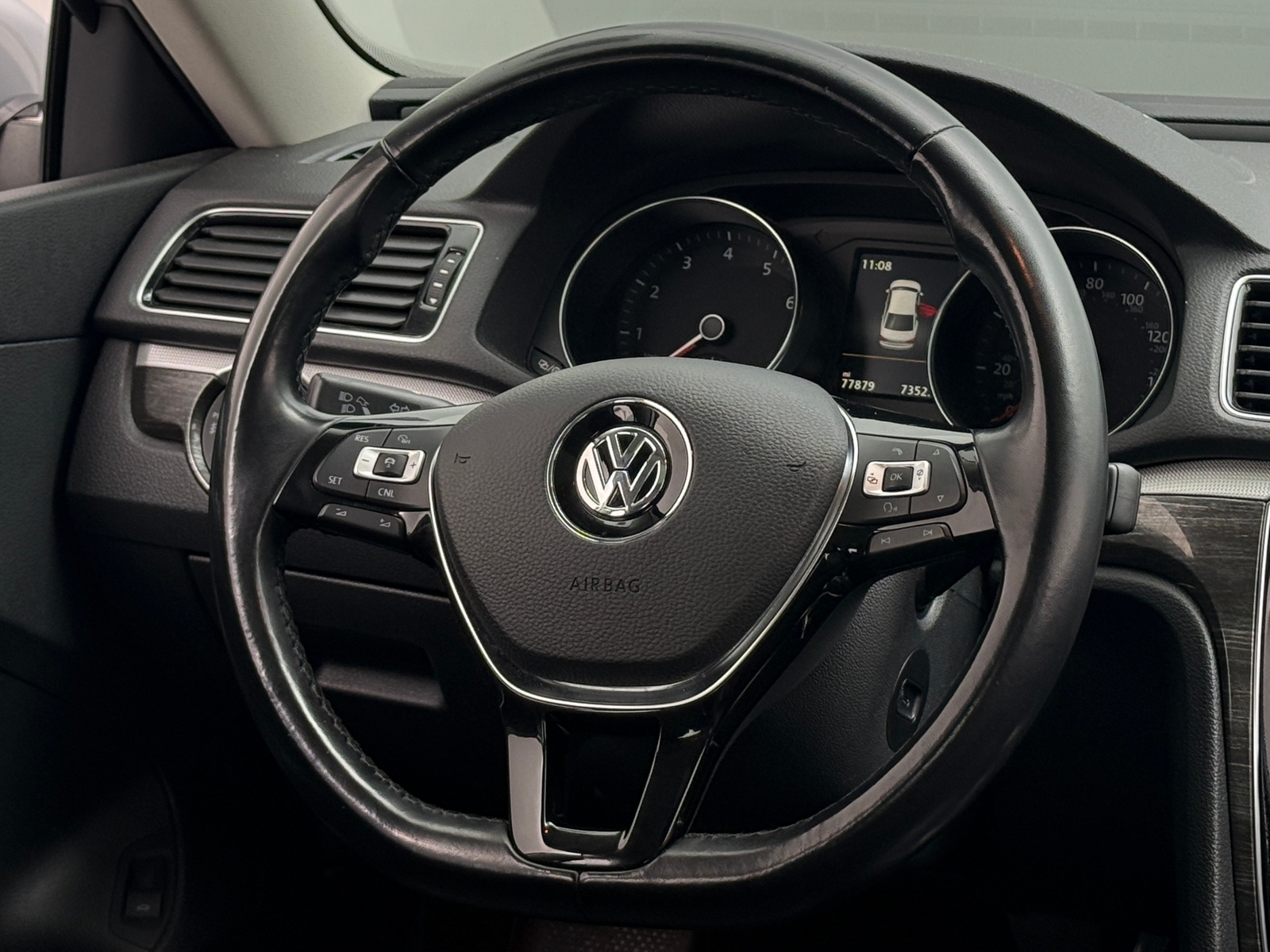 Thumbnail: 2018 Volkswagen Passat - 4