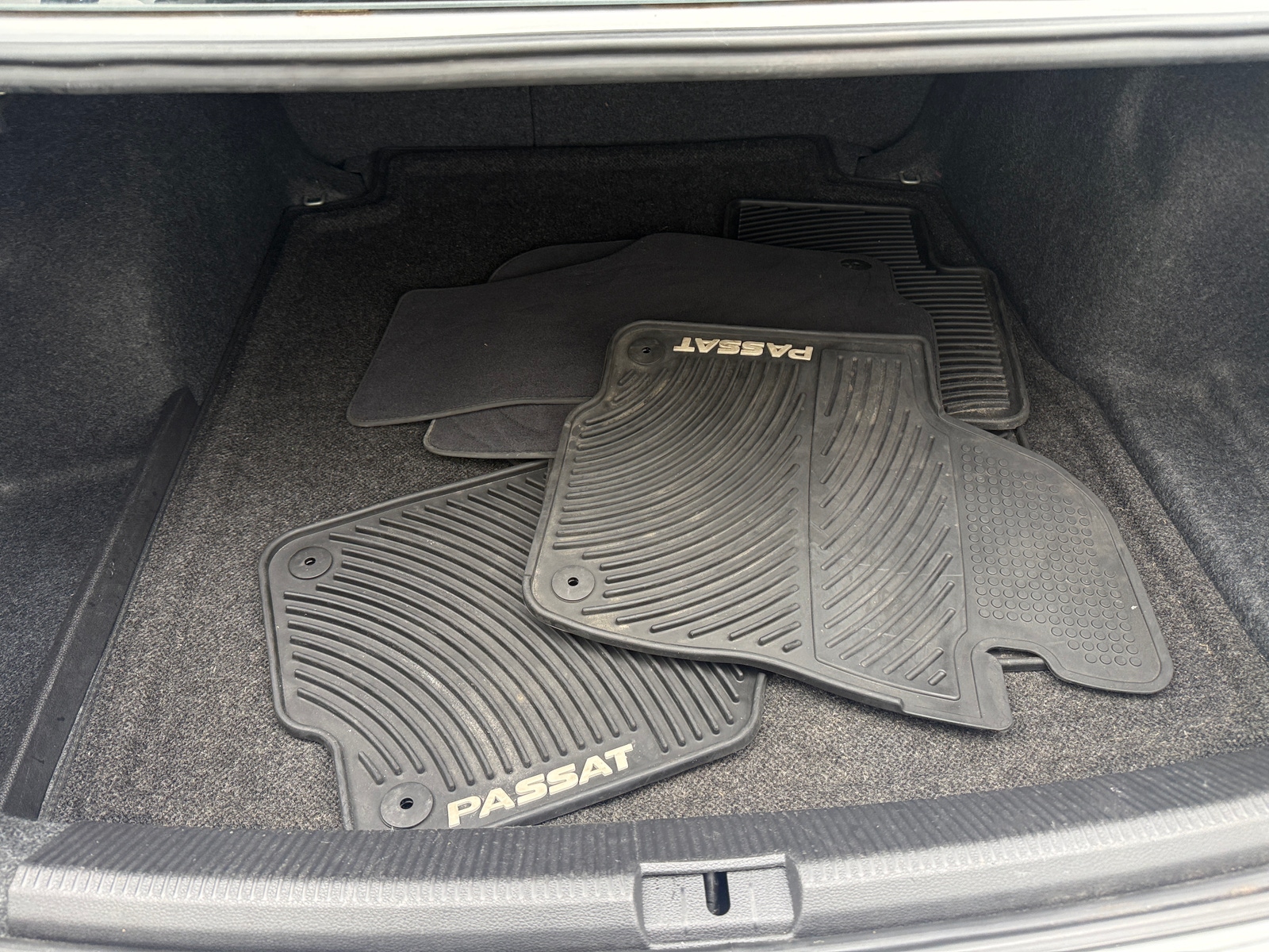 Thumbnail: 2018 Volkswagen Passat - 6