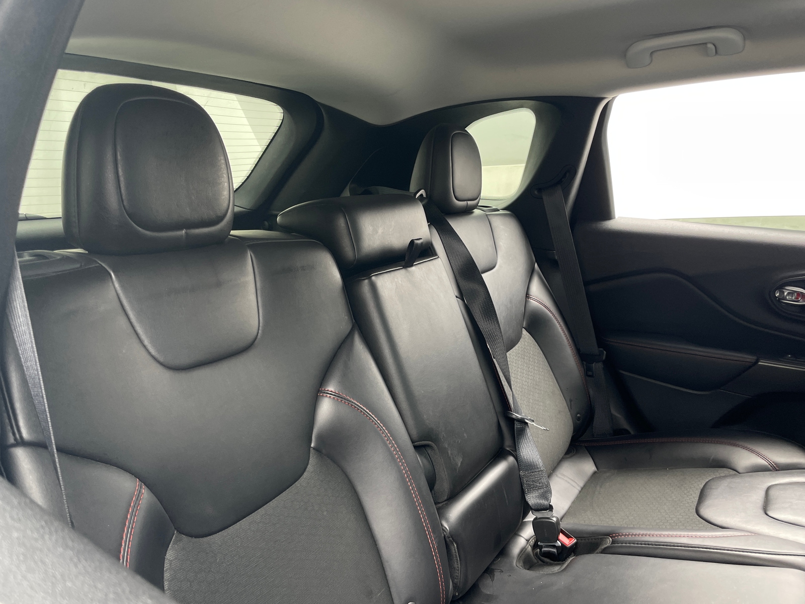 Thumbnail: 2019 Jeep Cherokee - 6