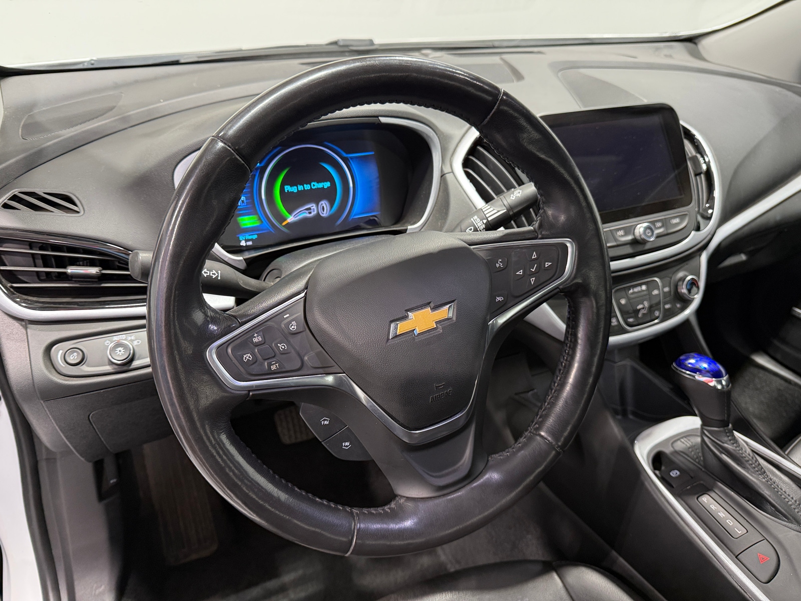 Thumbnail: 2018 Chevrolet Volt - 4