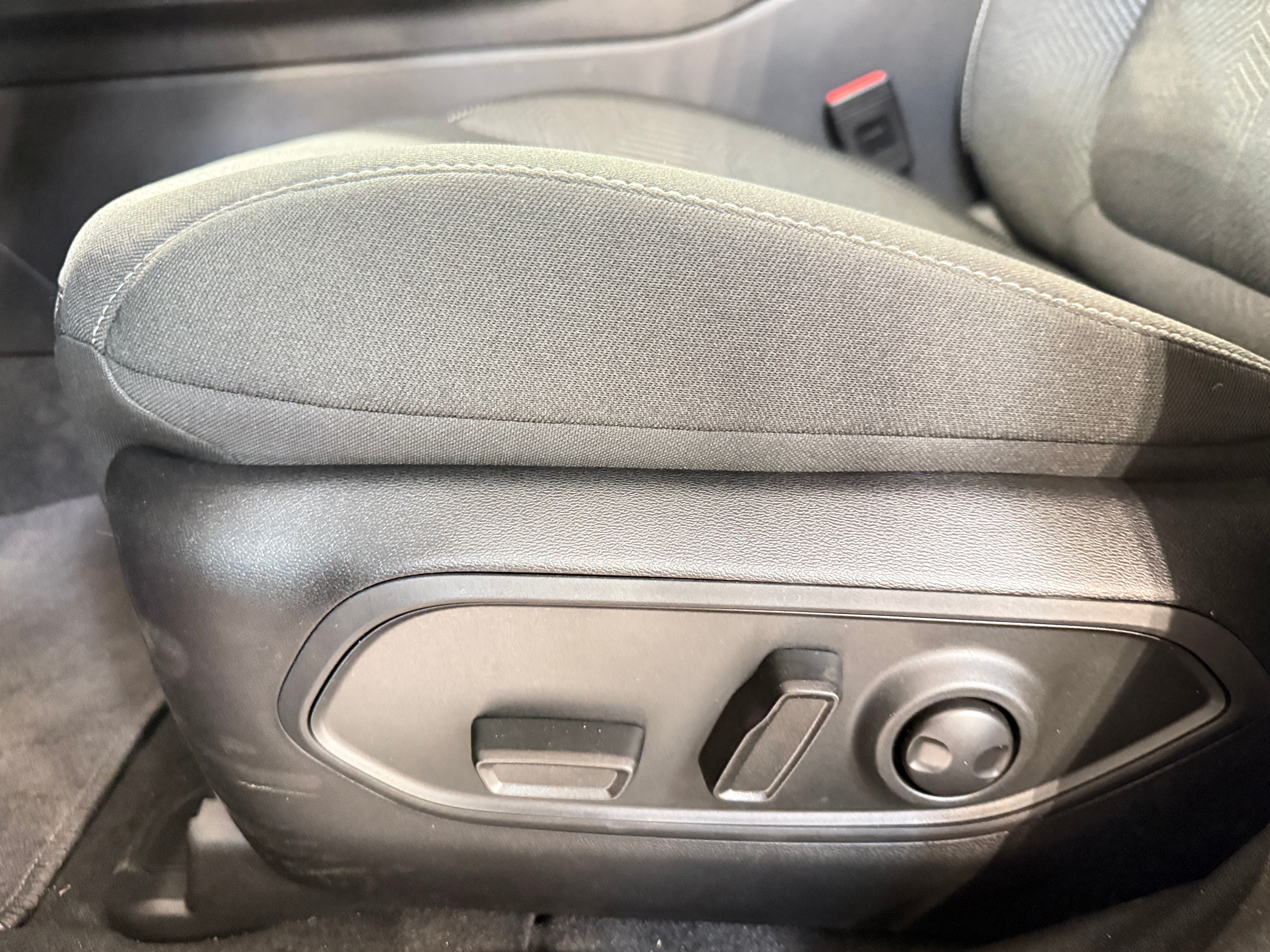 2026 Jeep Cherokee Laredo - Photo 10