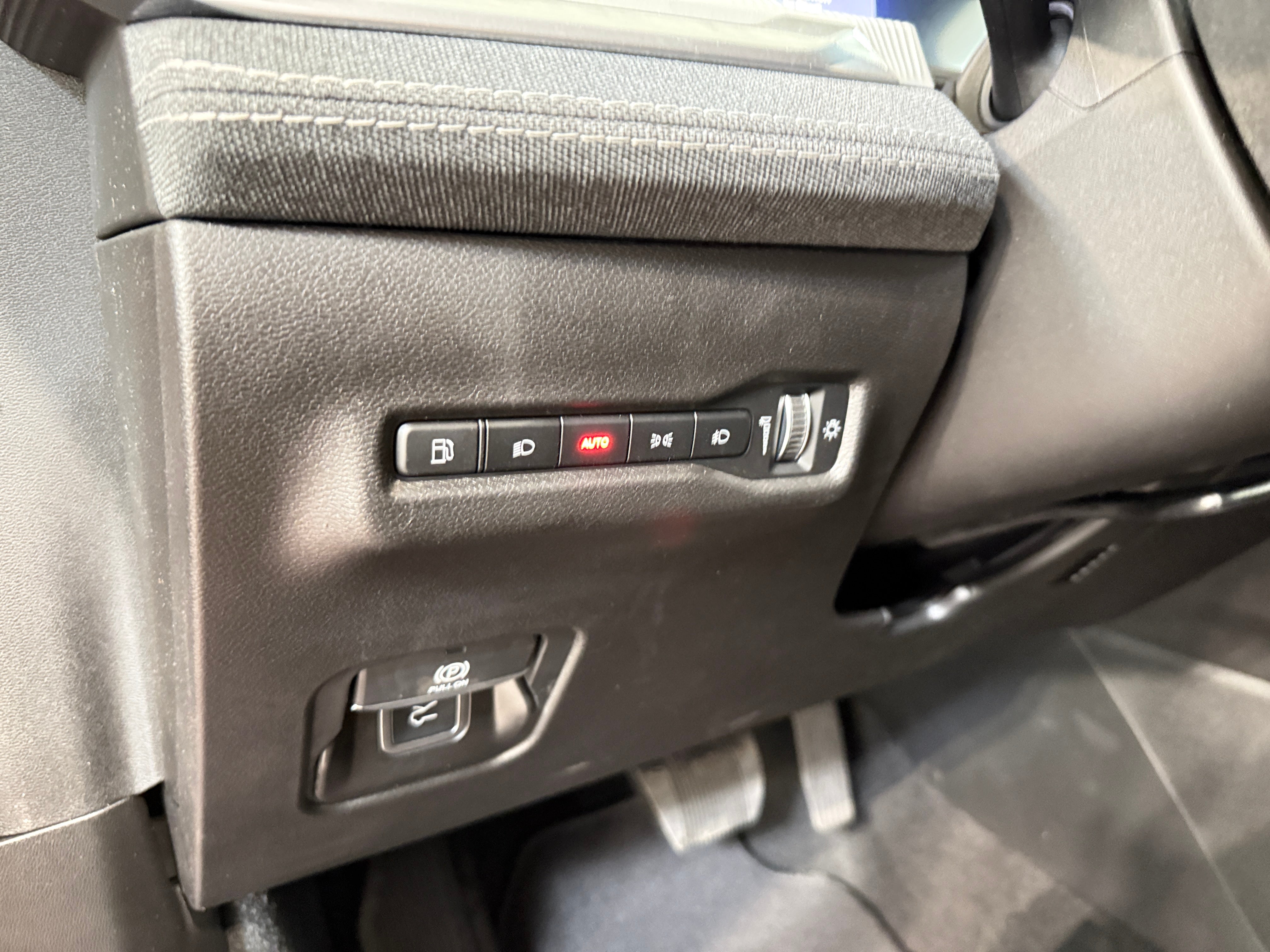 2026 Jeep Cherokee Laredo - Photo 11