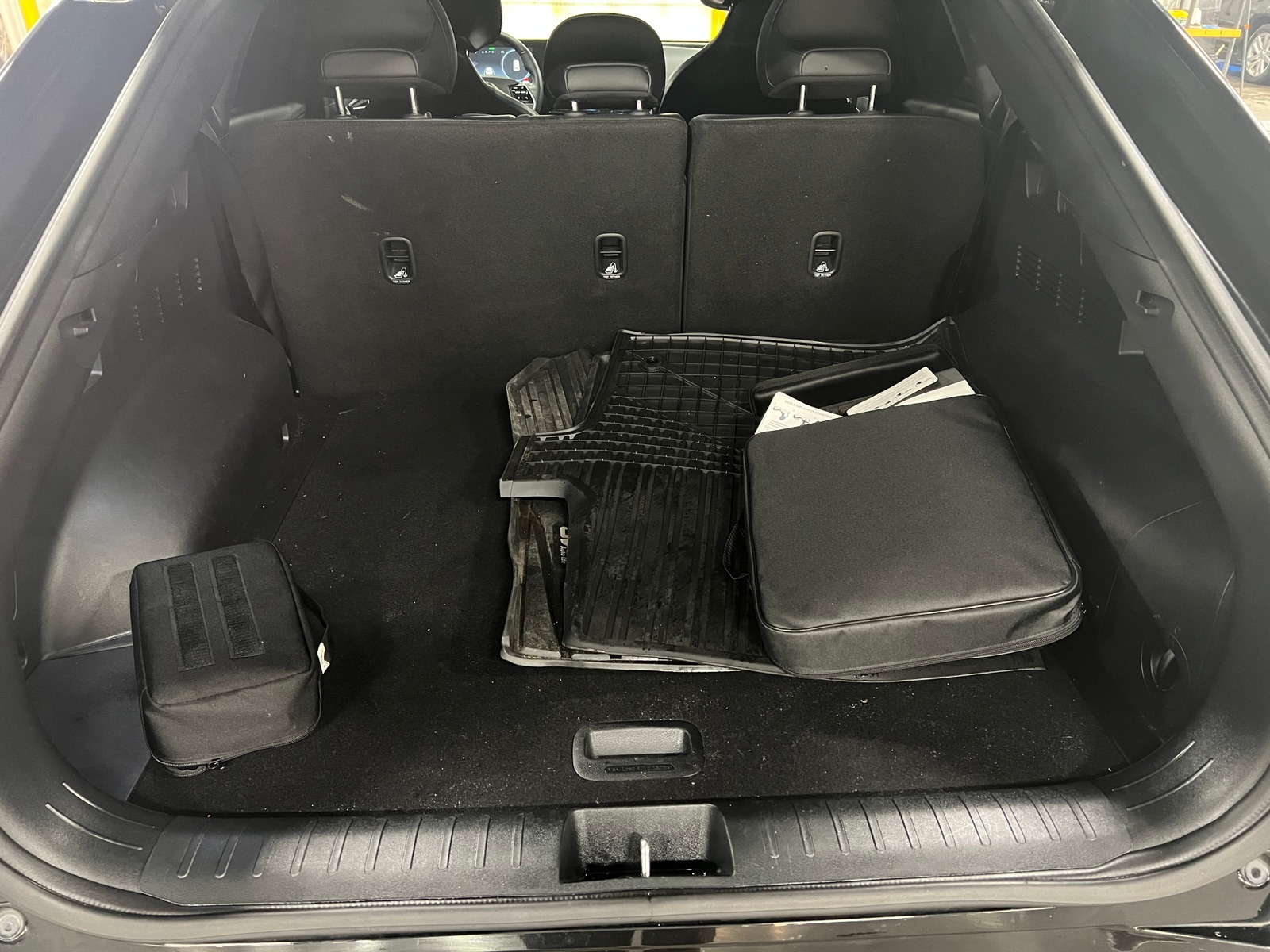 Thumbnail: 2023 Kia EV6 - 6