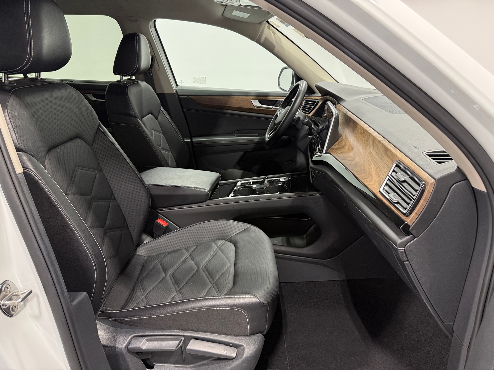 Thumbnail: 2025 Volkswagen Atlas - 2