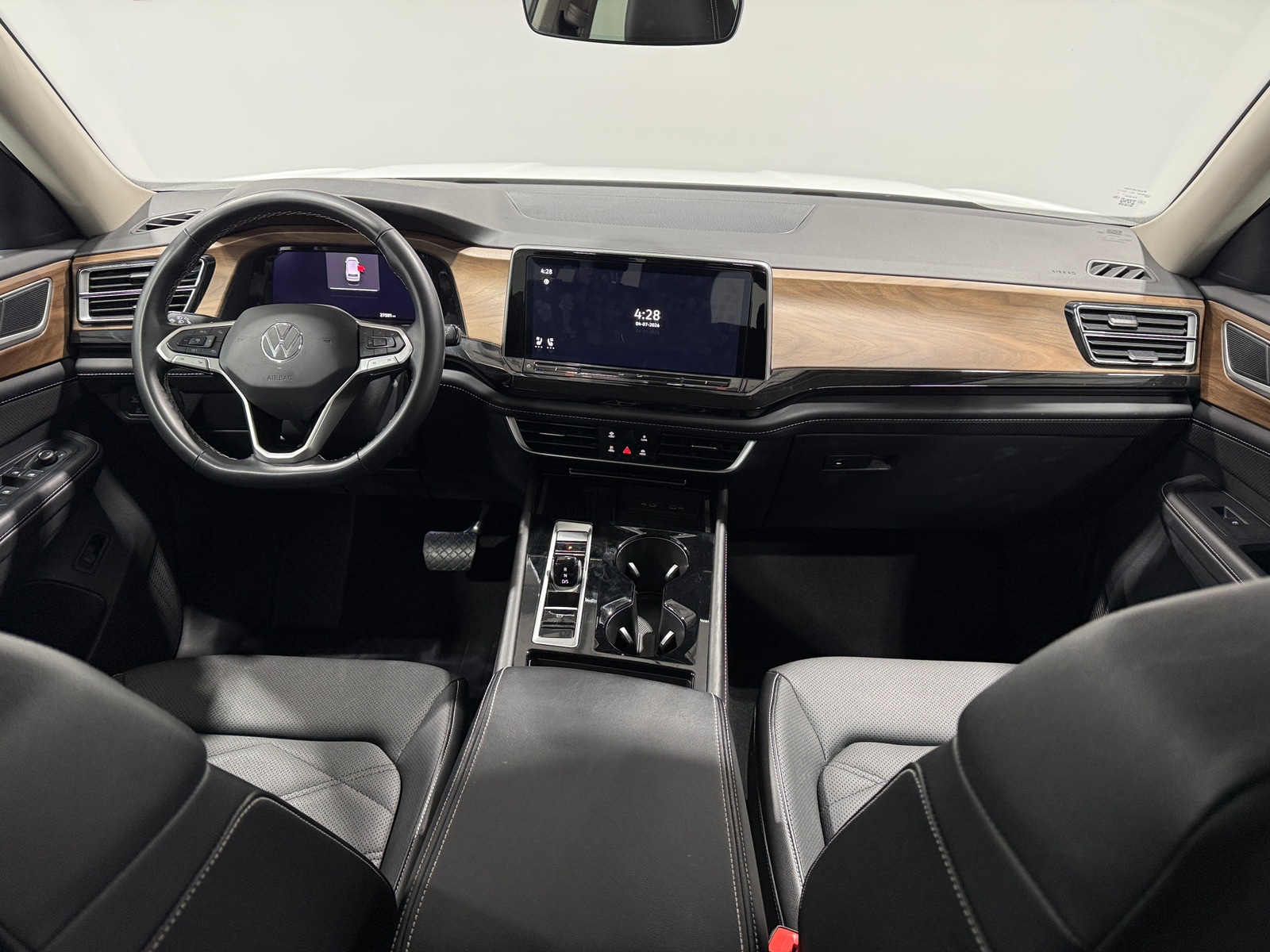 Thumbnail: 2025 Volkswagen Atlas - 3