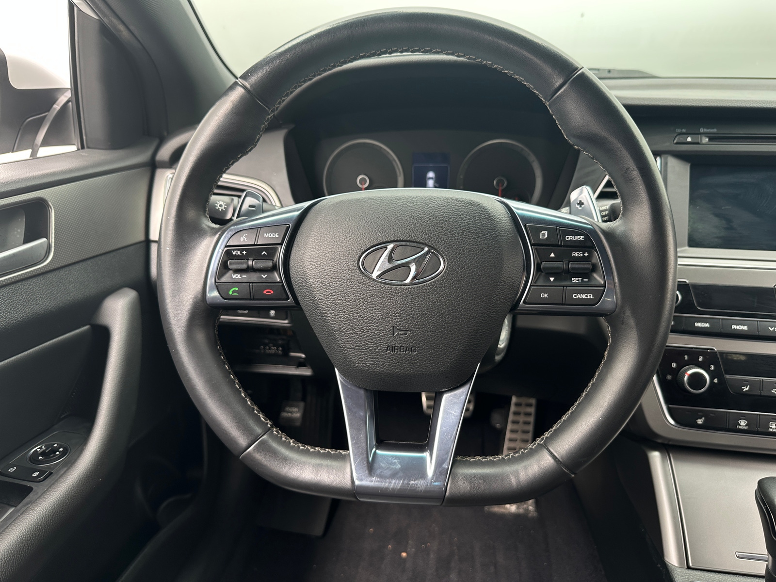 Thumbnail: 2017 Hyundai Sonata - 4