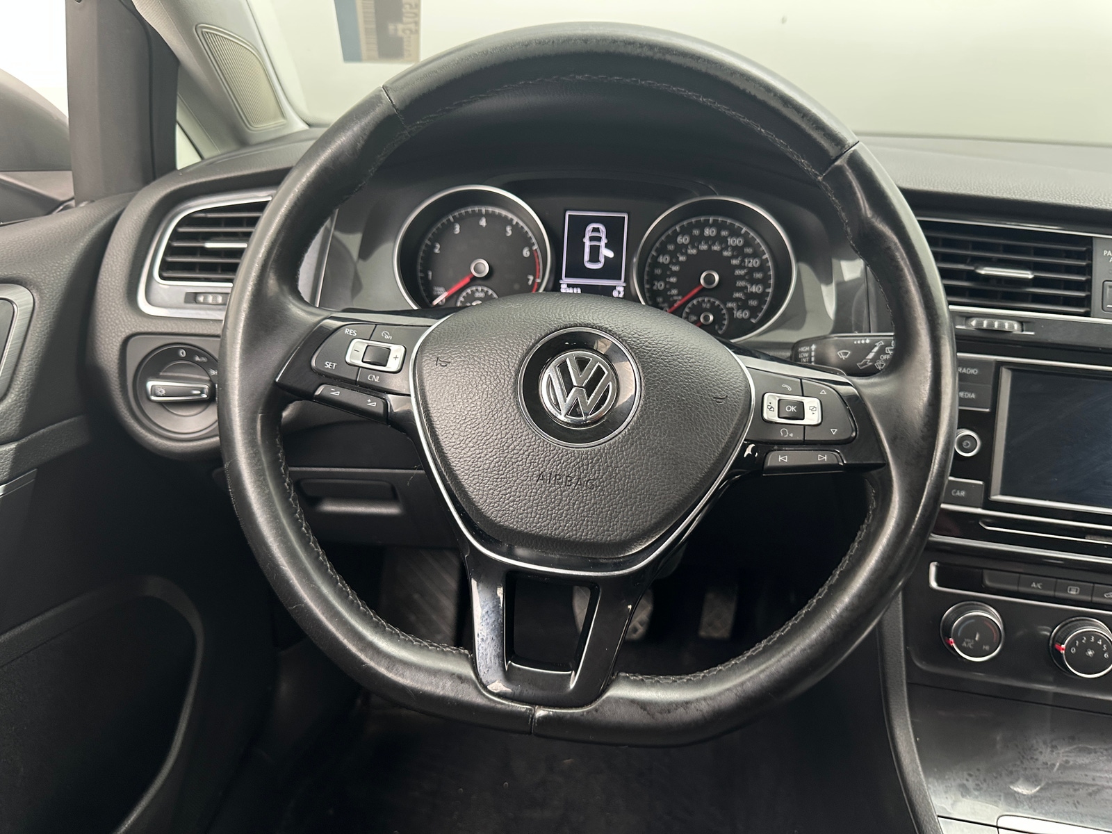 Thumbnail: 2018 Volkswagen Golf - 5