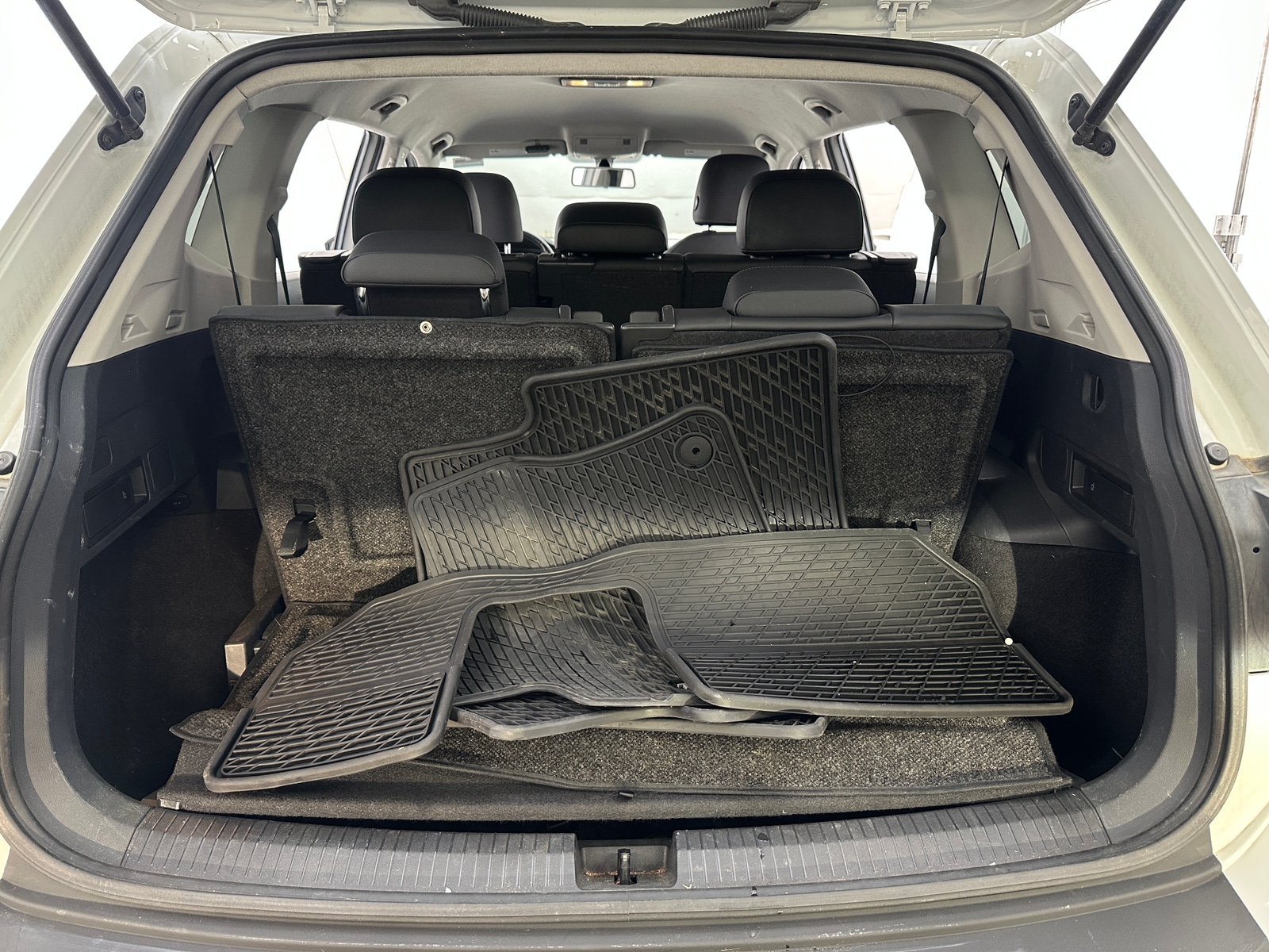 Thumbnail: 2019 Volkswagen Tiguan - 6