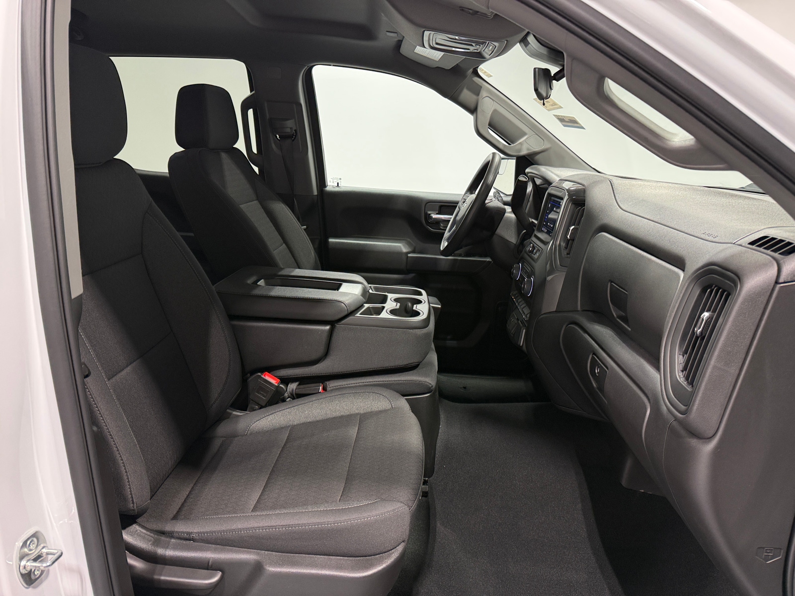 Thumbnail: 2025 Chevrolet Silverado 1500 - 2