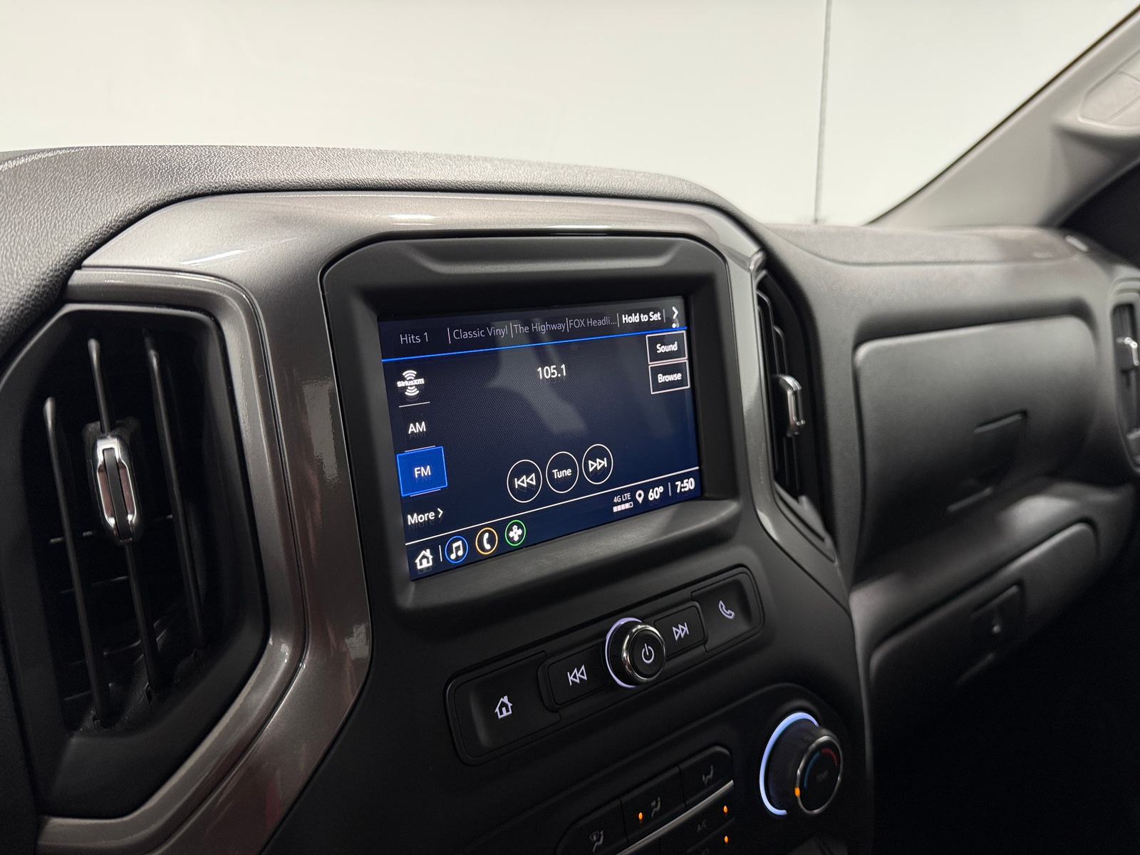 Thumbnail: 2025 Chevrolet Silverado 1500 - 4