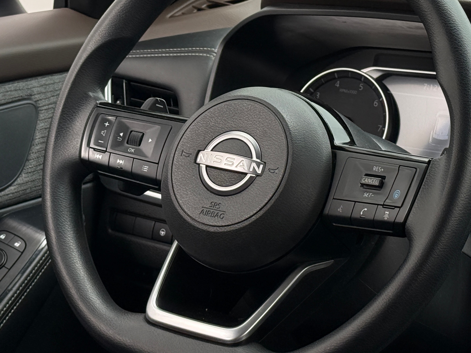 Thumbnail: 2022 Nissan Rogue - 5