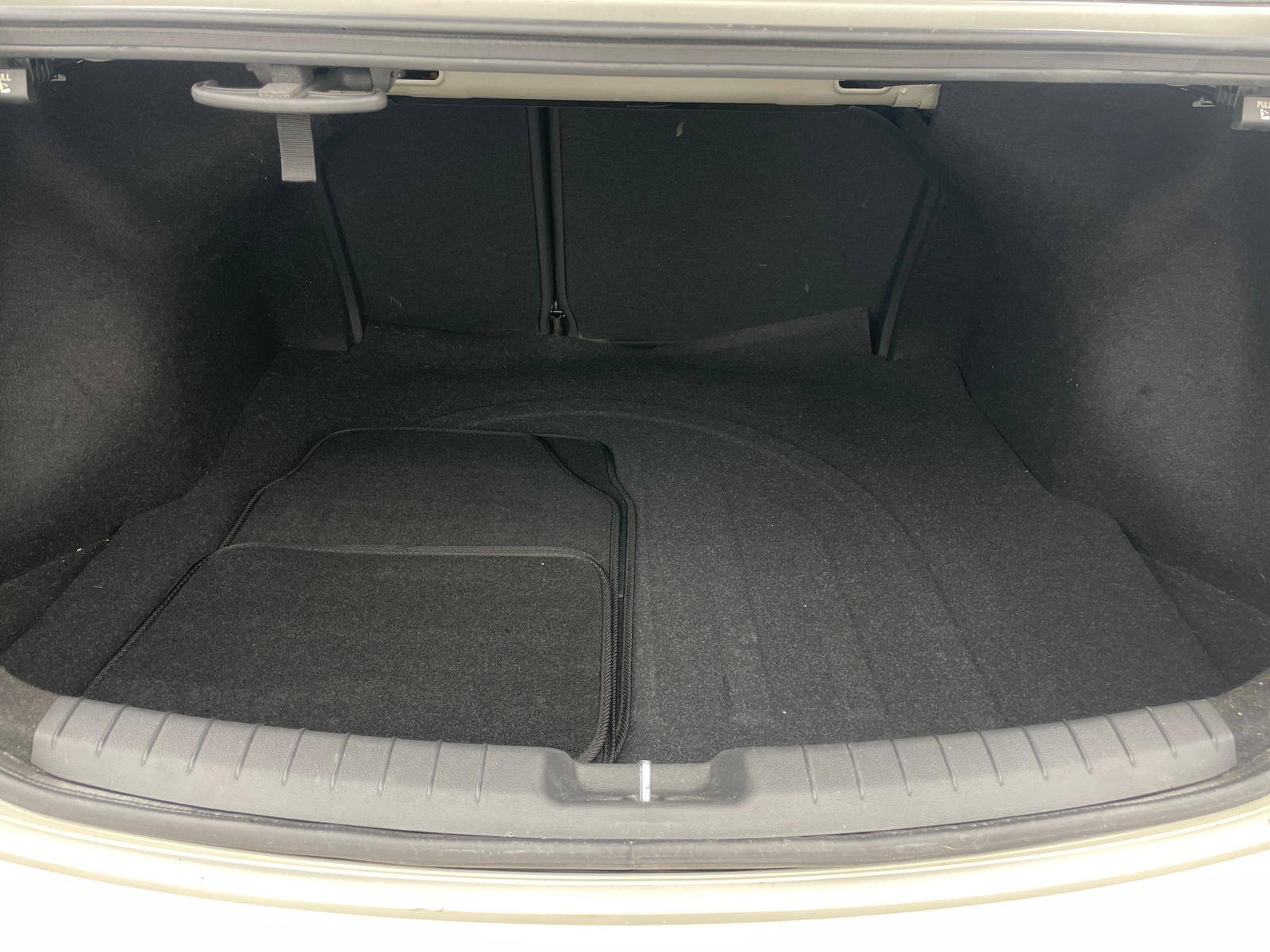 Thumbnail: 2018 Hyundai Elantra - 6