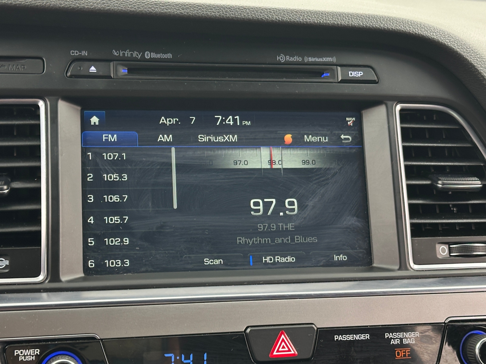 Thumbnail: 2015 Hyundai Sonata - 3