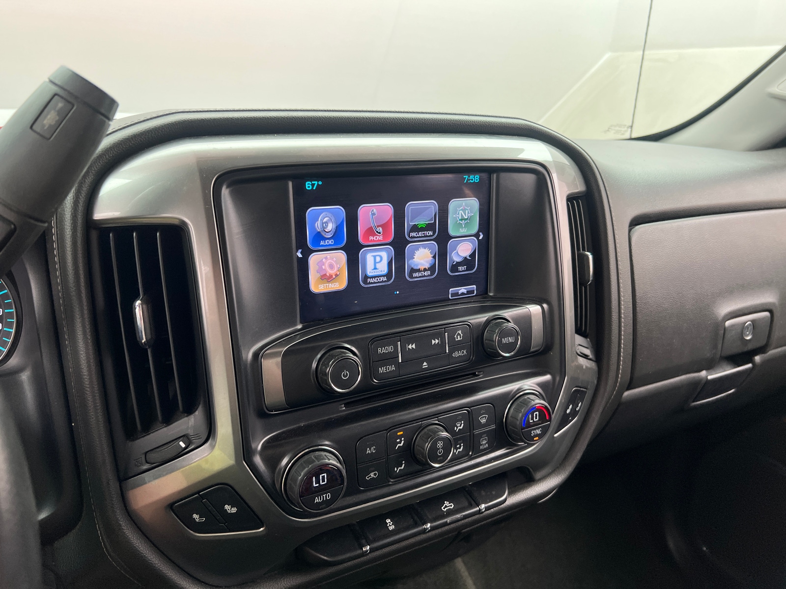 Thumbnail: 2016 Chevrolet Silverado 1500 - 3