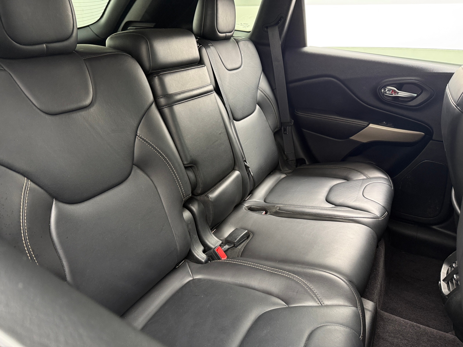 Thumbnail: 2017 Jeep Cherokee - 5