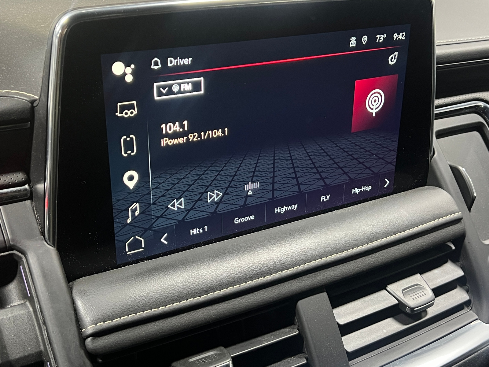 Thumbnail: 2022 GMC Yukon XL - 3