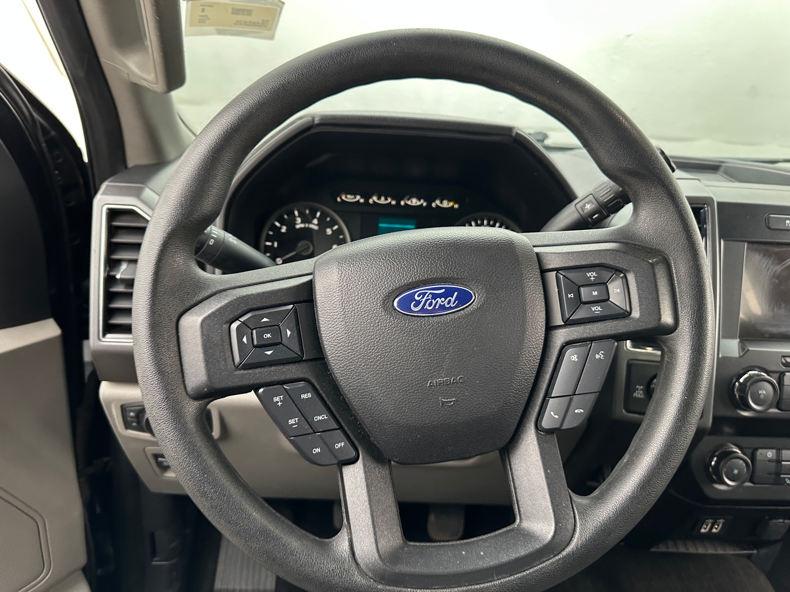 Thumbnail: 2019 Ford Econoline - 5