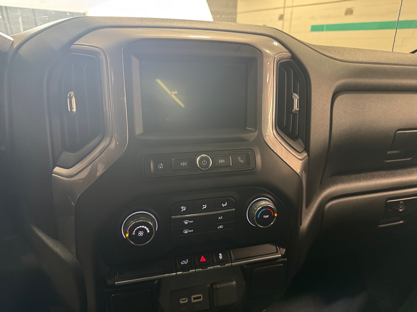 Thumbnail: 2021 Chevrolet Silverado 1500 - 4