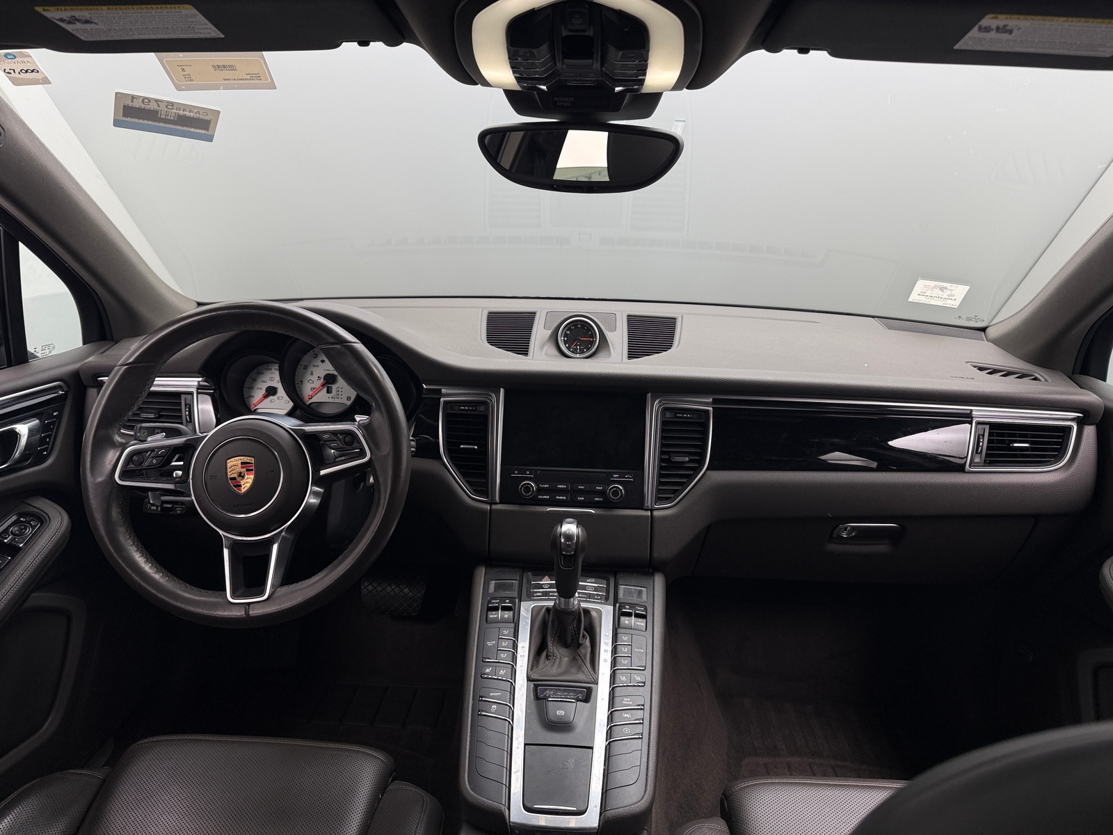 Thumbnail: 2017 Porsche Macan - 3