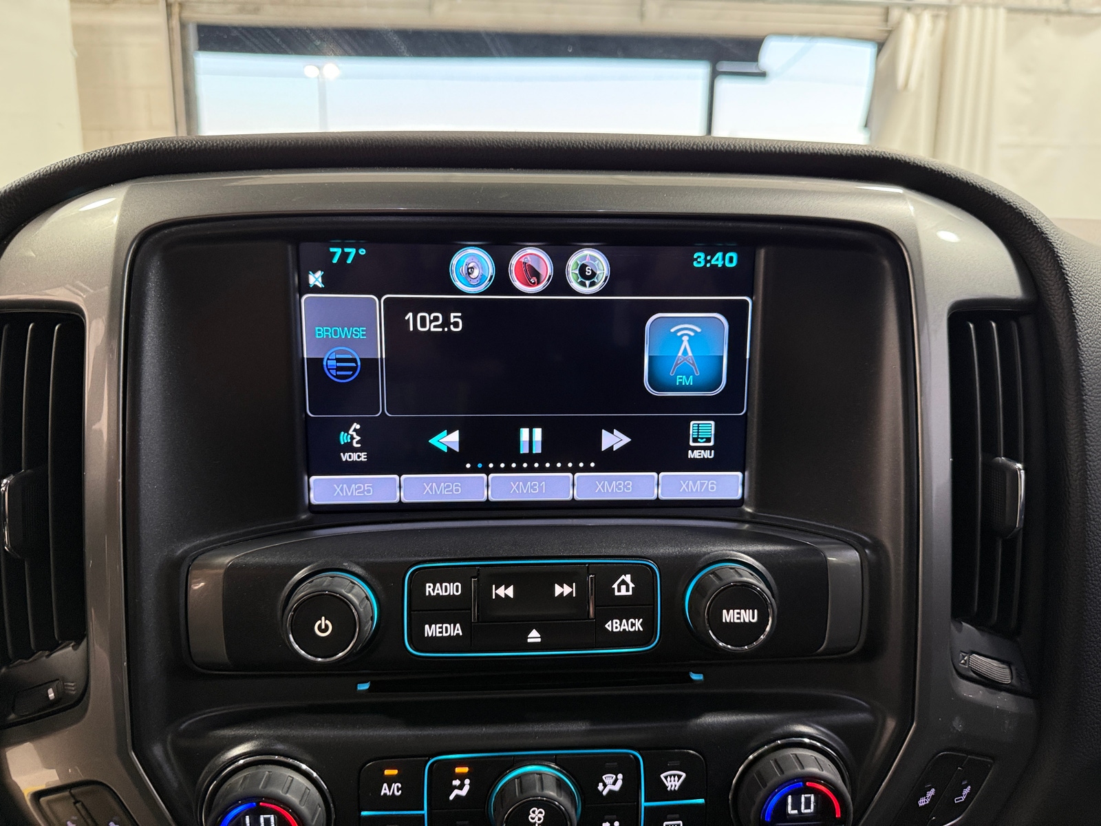 Thumbnail: 2015 Chevrolet Silverado 1500 - 4