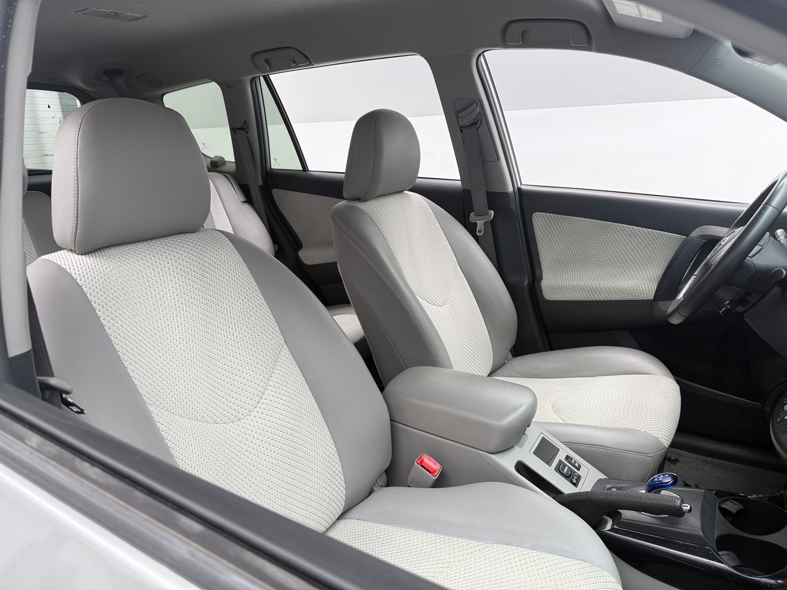 Thumbnail: 2014 Toyota RAV4 - 2