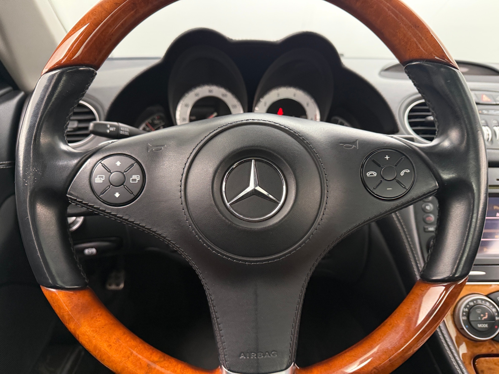 Thumbnail: 2012 Mercedes-Benz SL-Class - 4