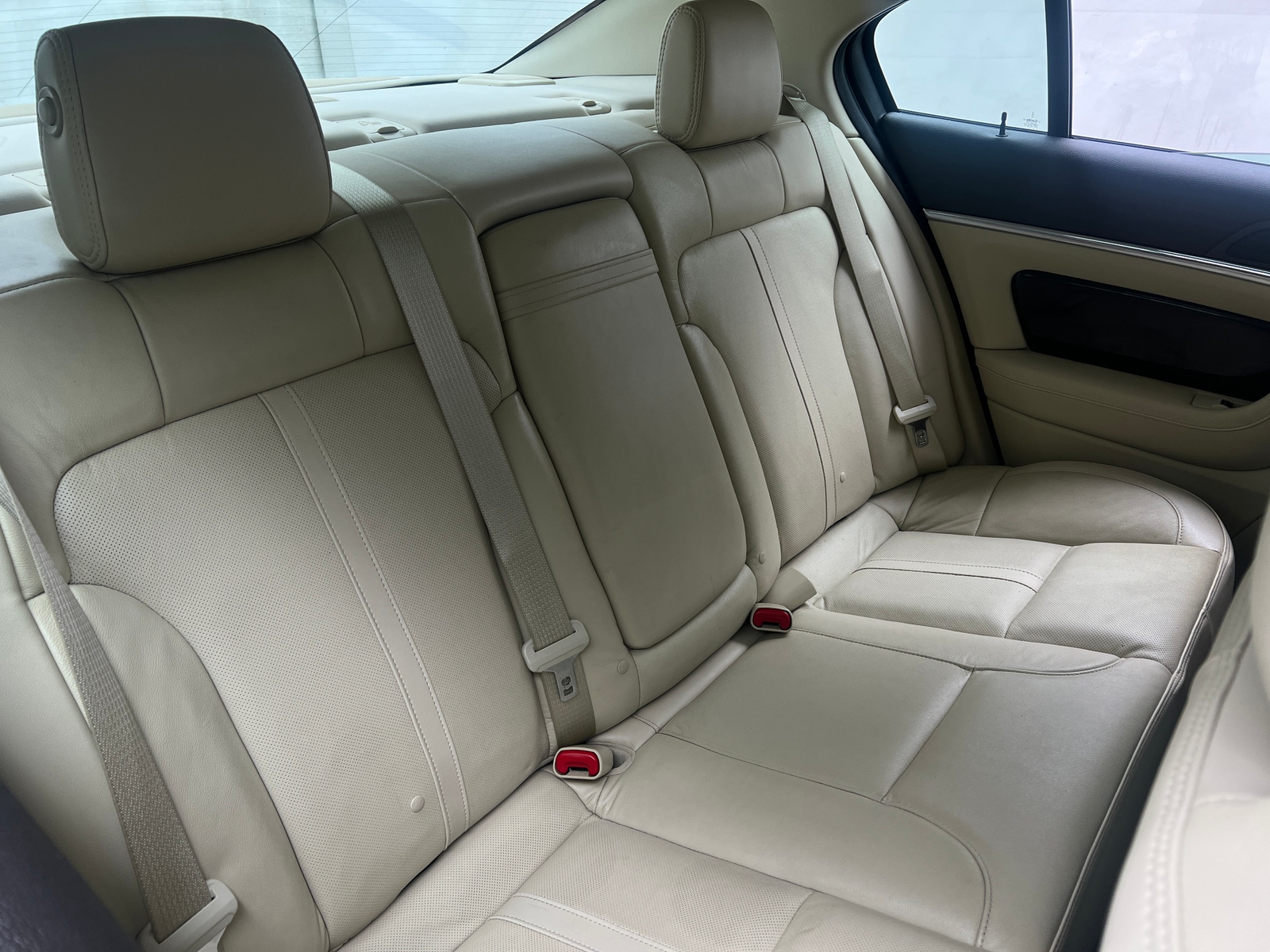 Thumbnail: 2016 Lincoln MKS - 5