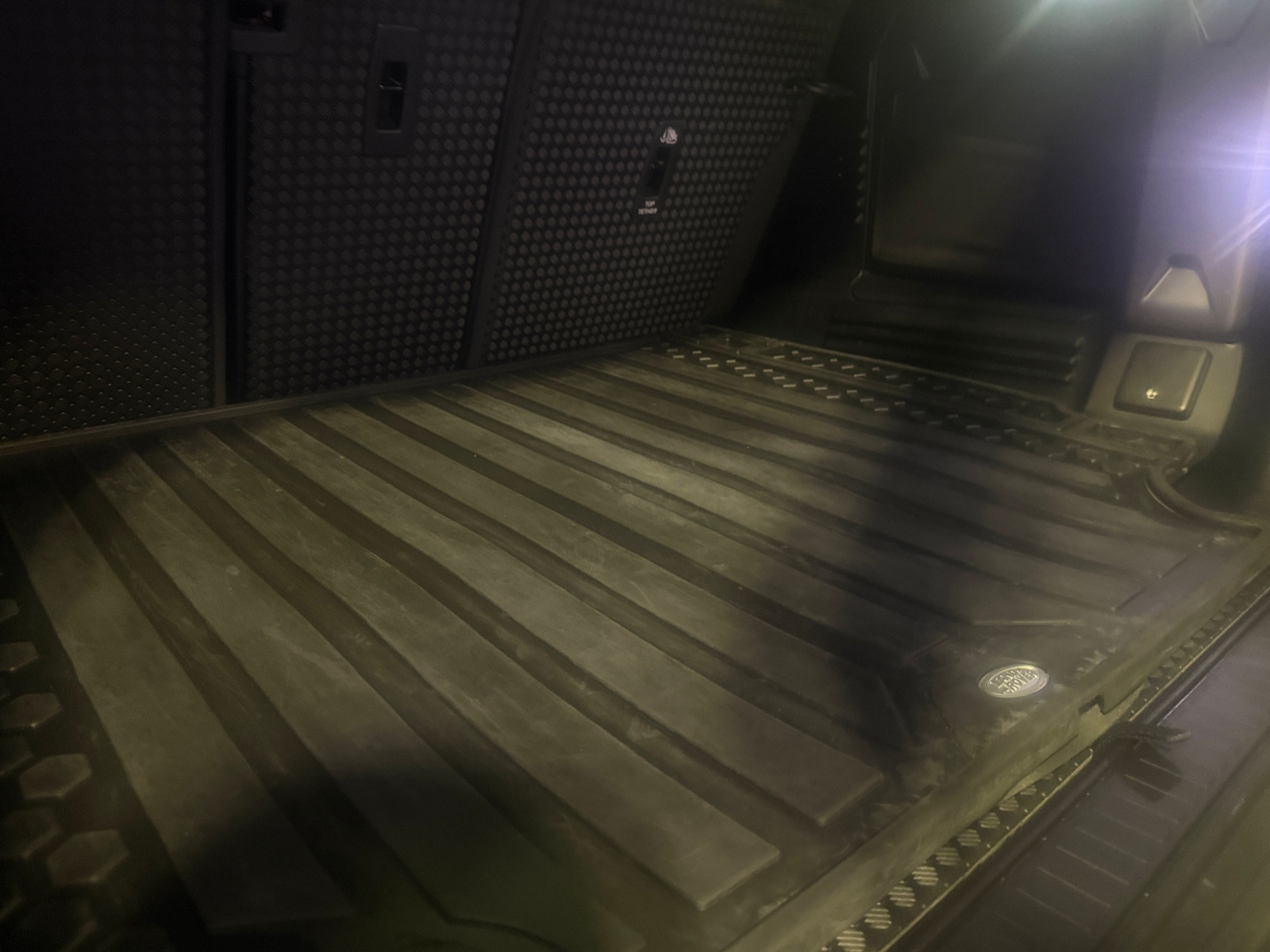 Thumbnail: 2023 Land Rover Defender - 6