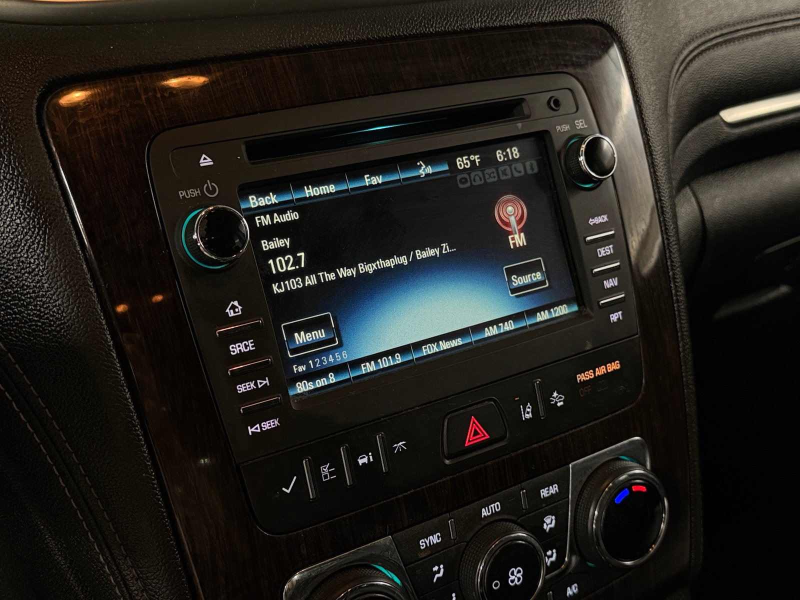 Thumbnail: 2017 Chevrolet Traverse - 3