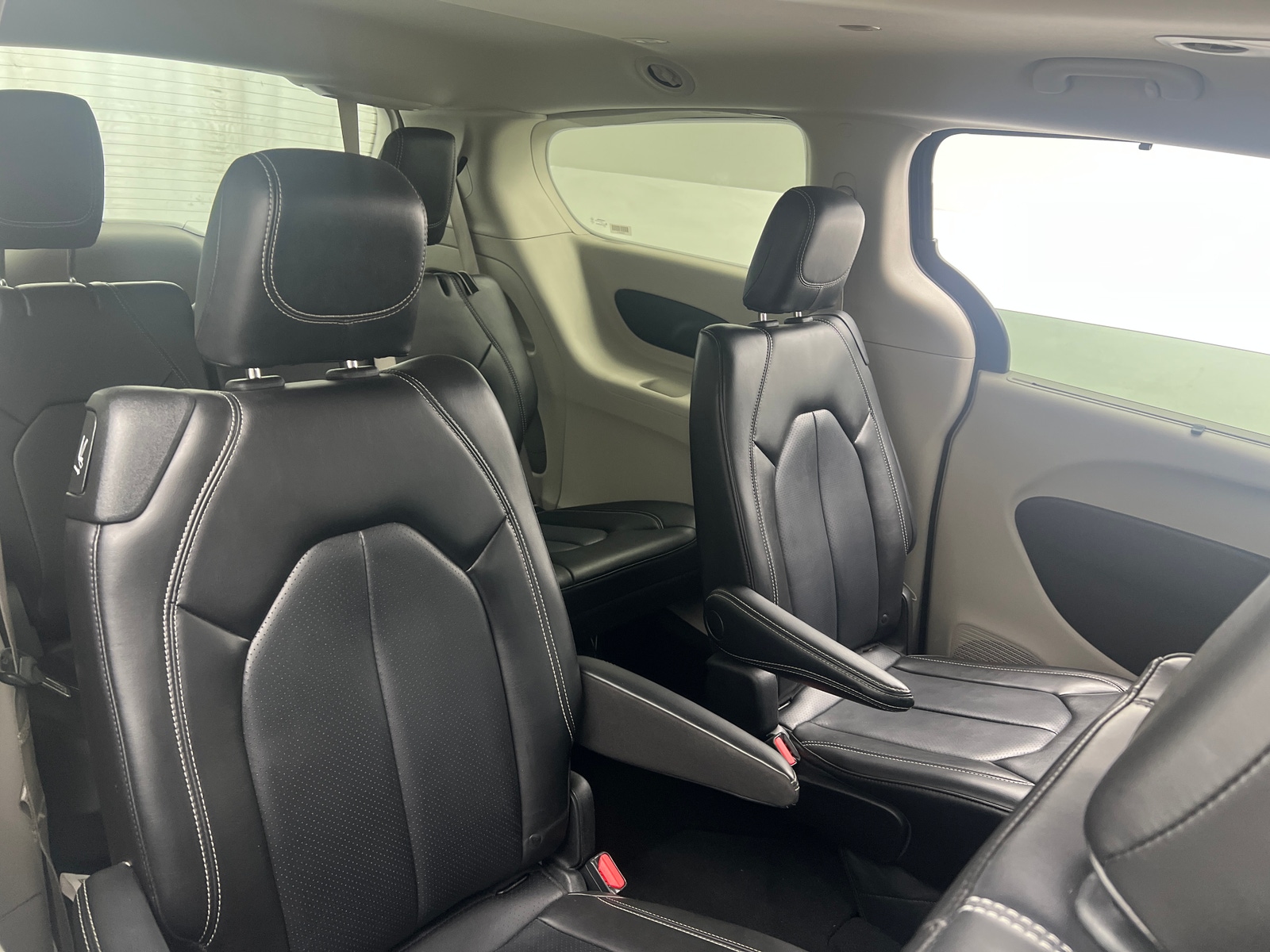 Thumbnail: 2023 Chrysler Pacifica - 5