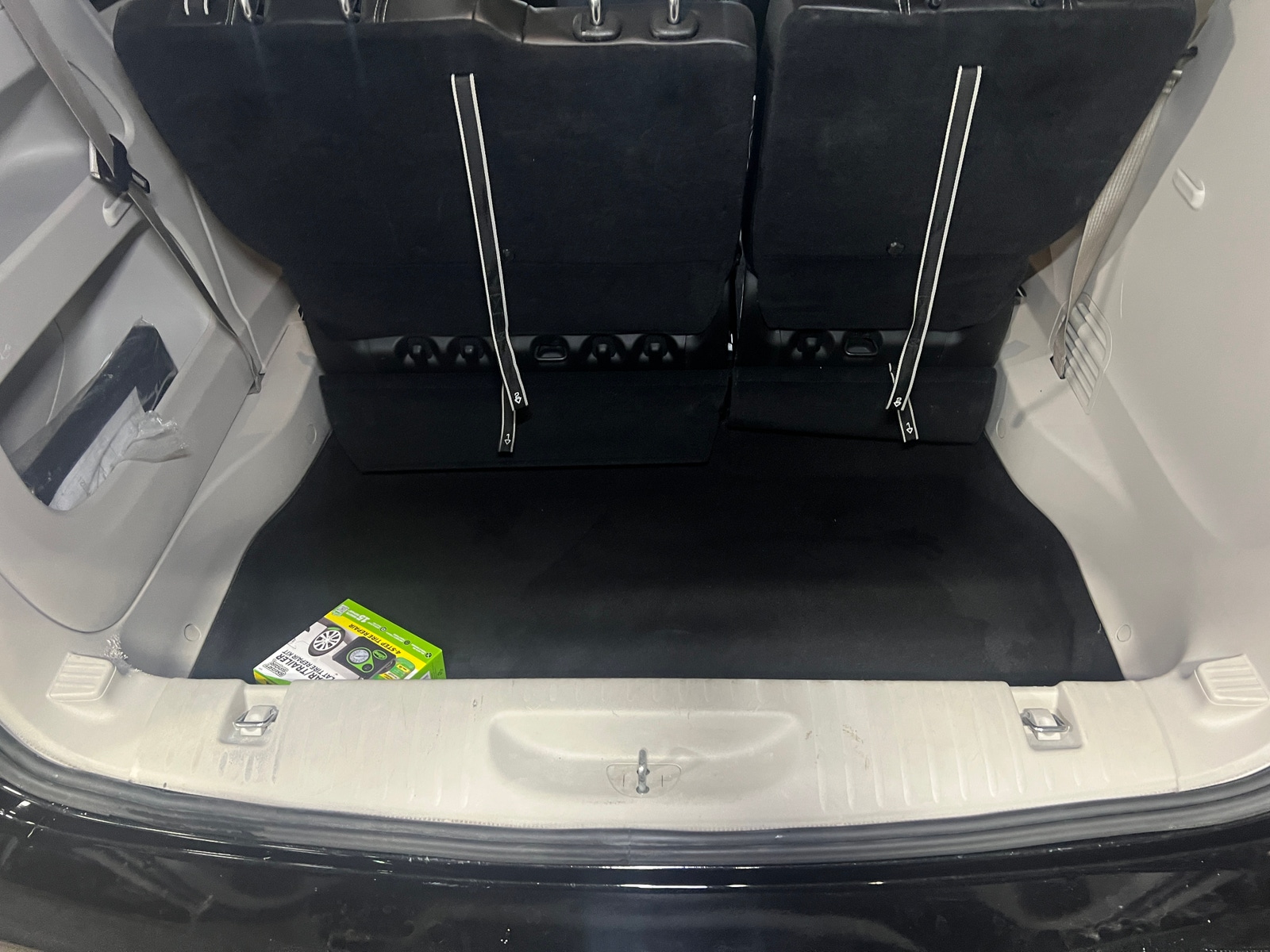 Thumbnail: 2023 Chrysler Pacifica - 6