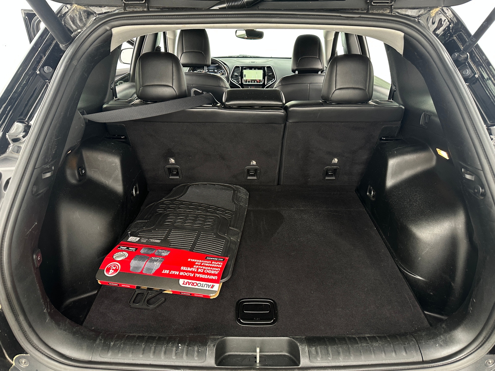 Thumbnail: 2019 Jeep Cherokee - 6