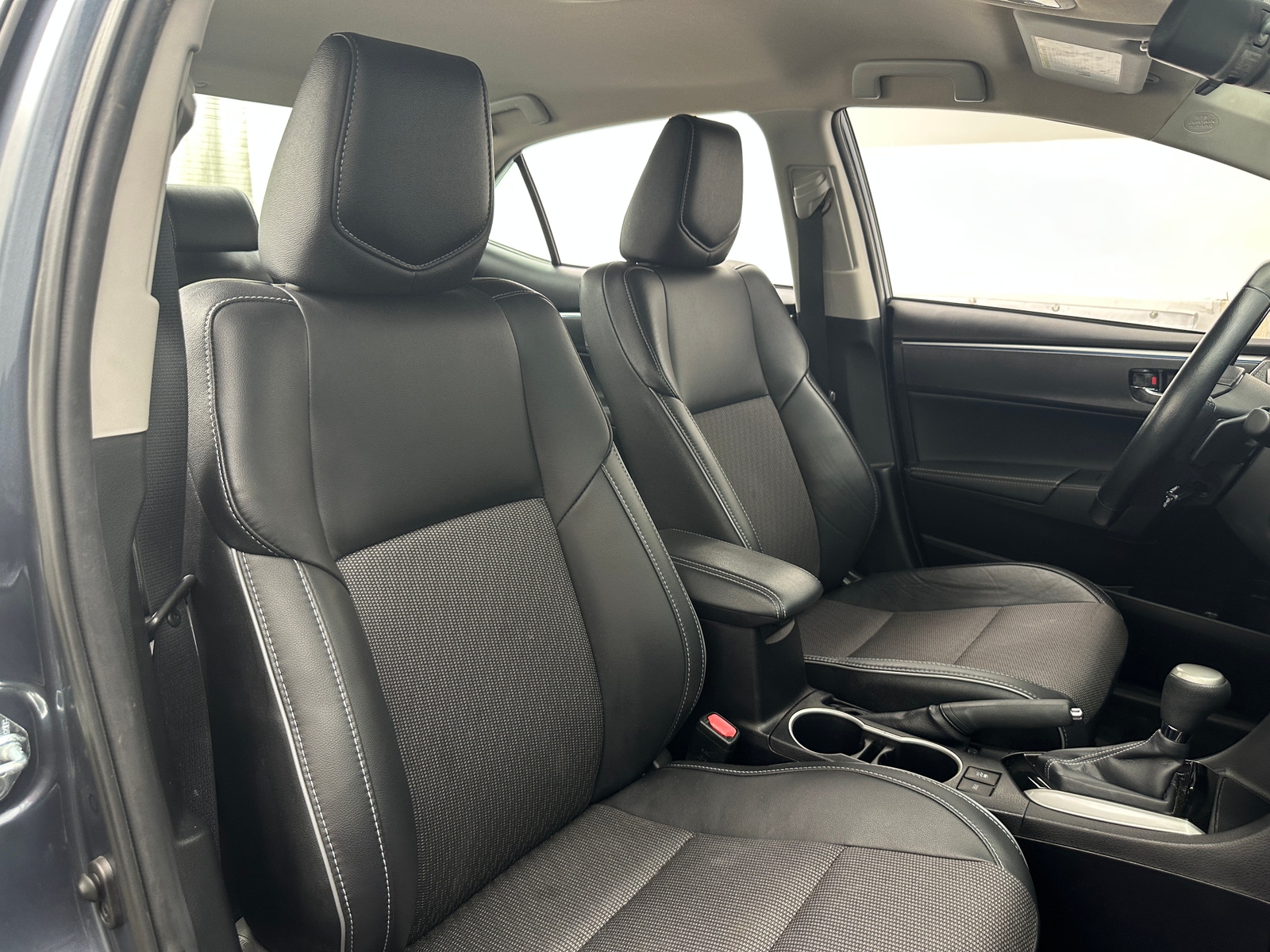 Thumbnail: 2015 Toyota Corolla - 2