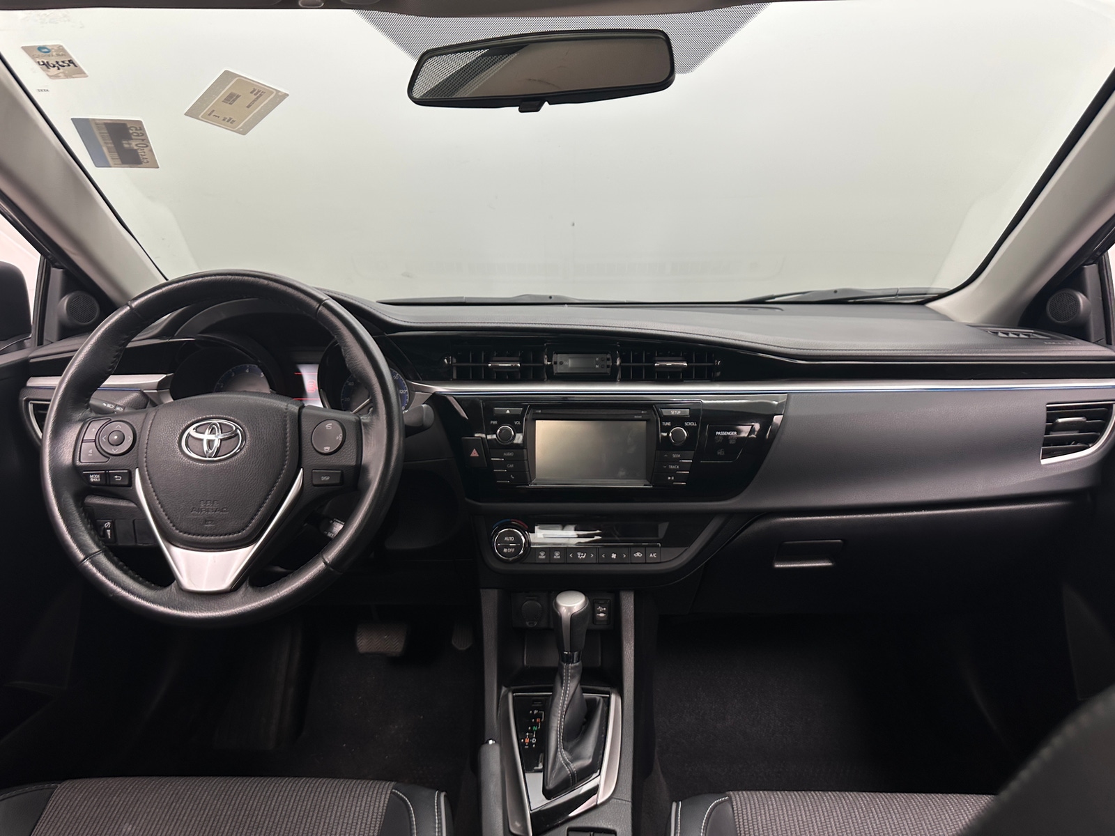 Thumbnail: 2015 Toyota Corolla - 3