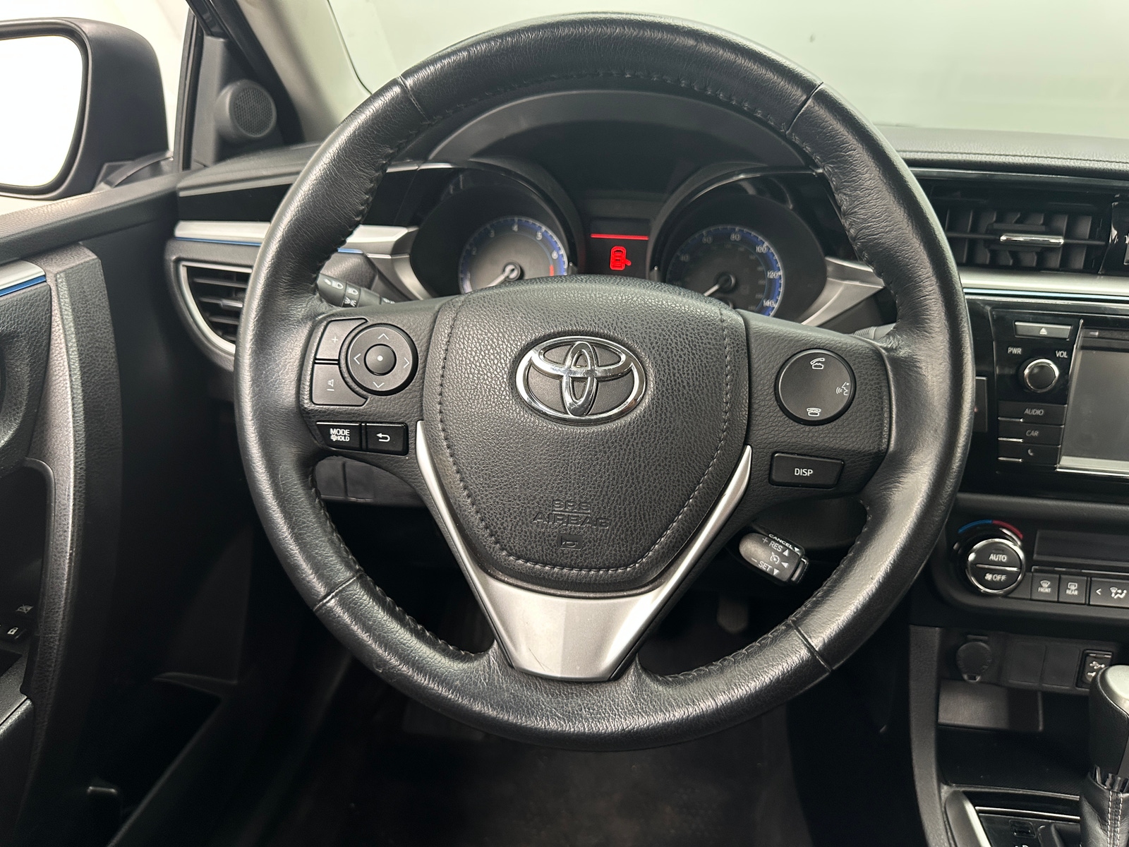 Thumbnail: 2015 Toyota Corolla - 5