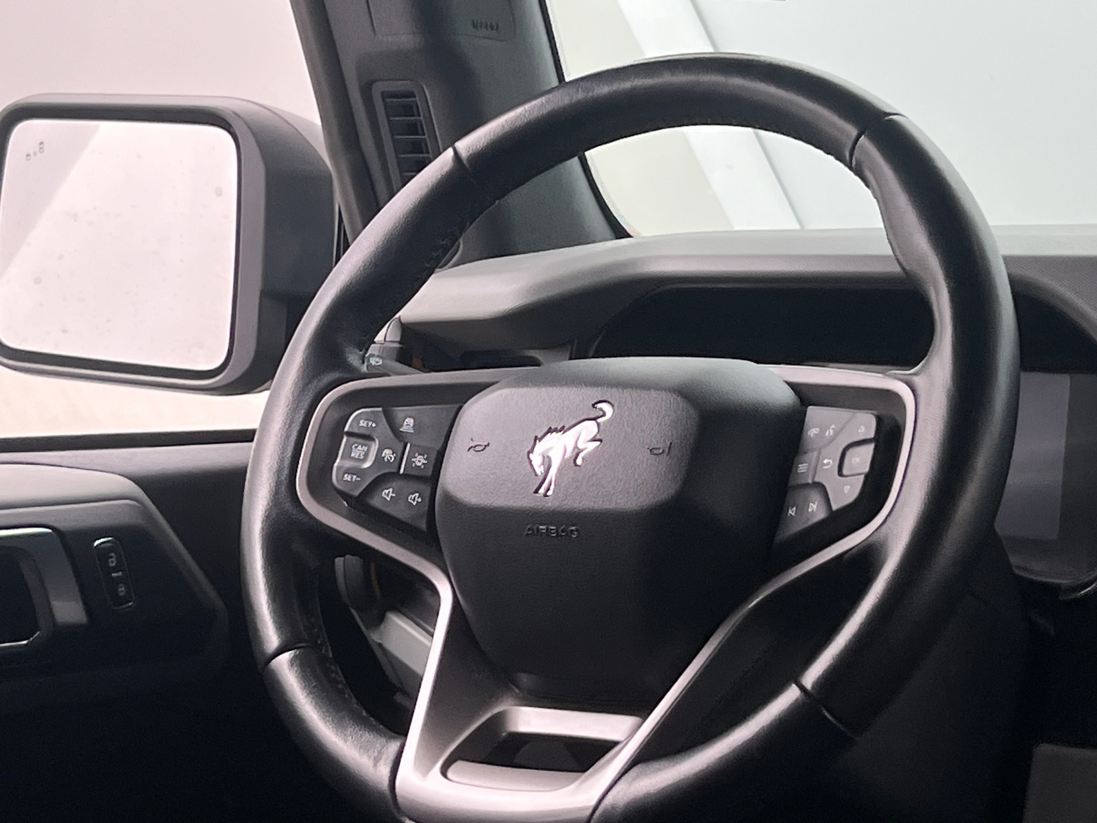 Thumbnail: 2022 Ford Bronco - 5