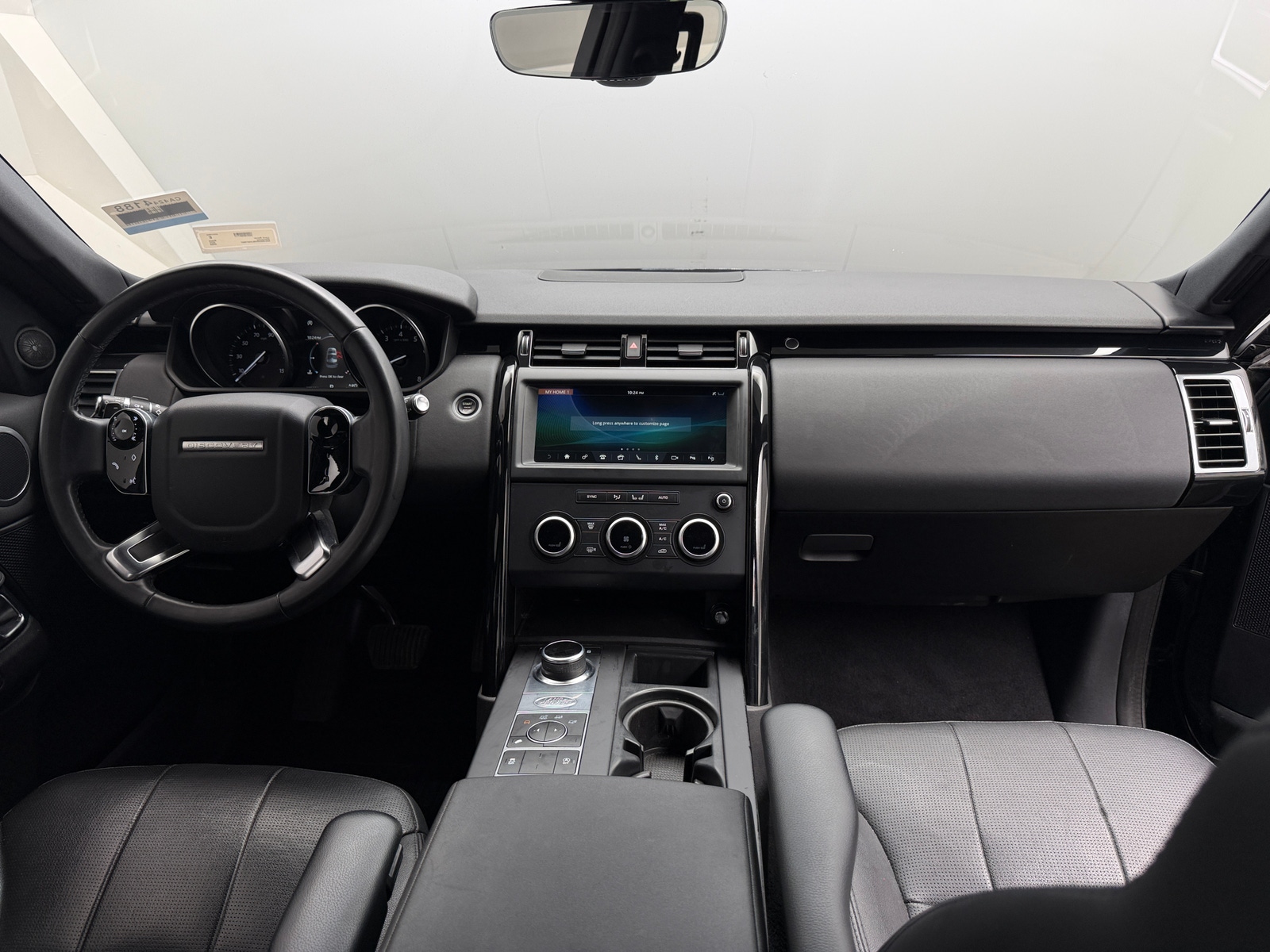 Thumbnail: 2020 Land Rover Discovery - 2