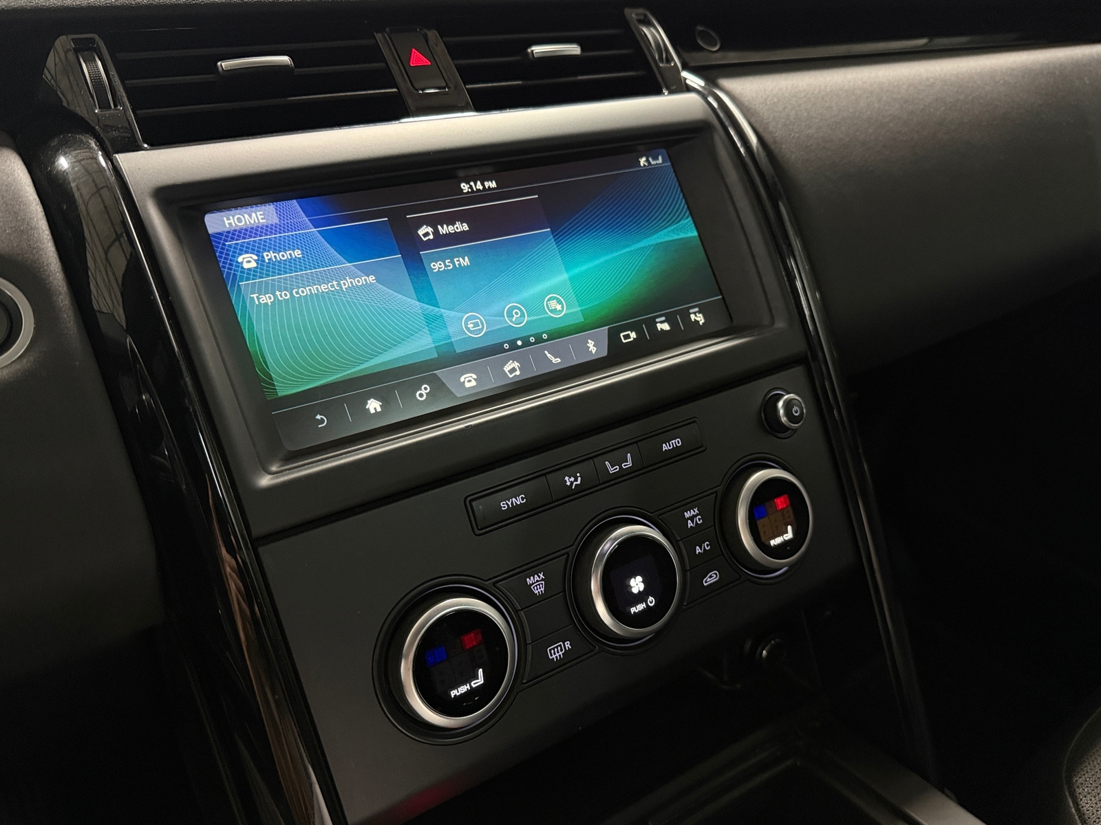 Thumbnail: 2020 Land Rover Discovery - 3